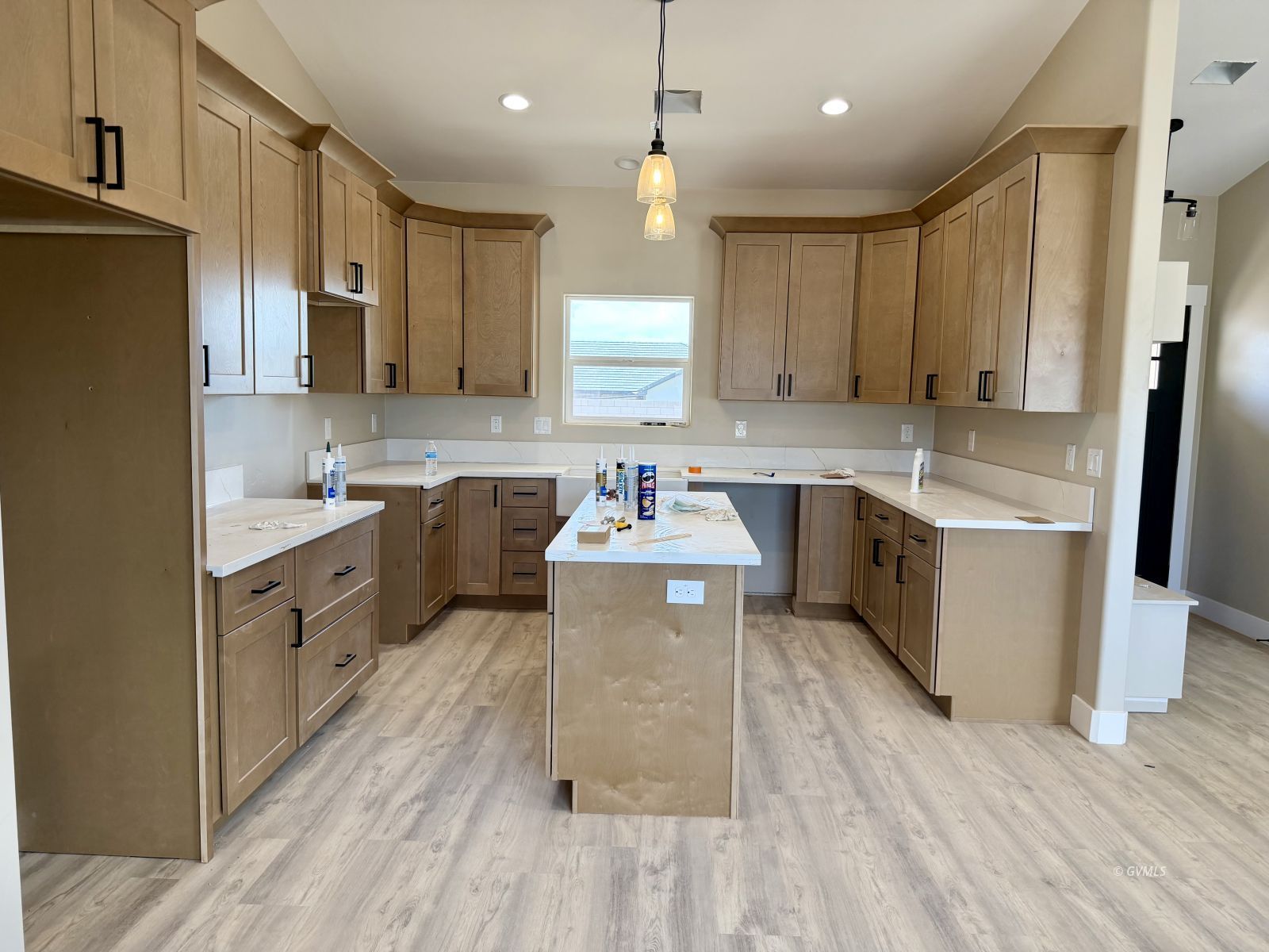 121 E Montana Way