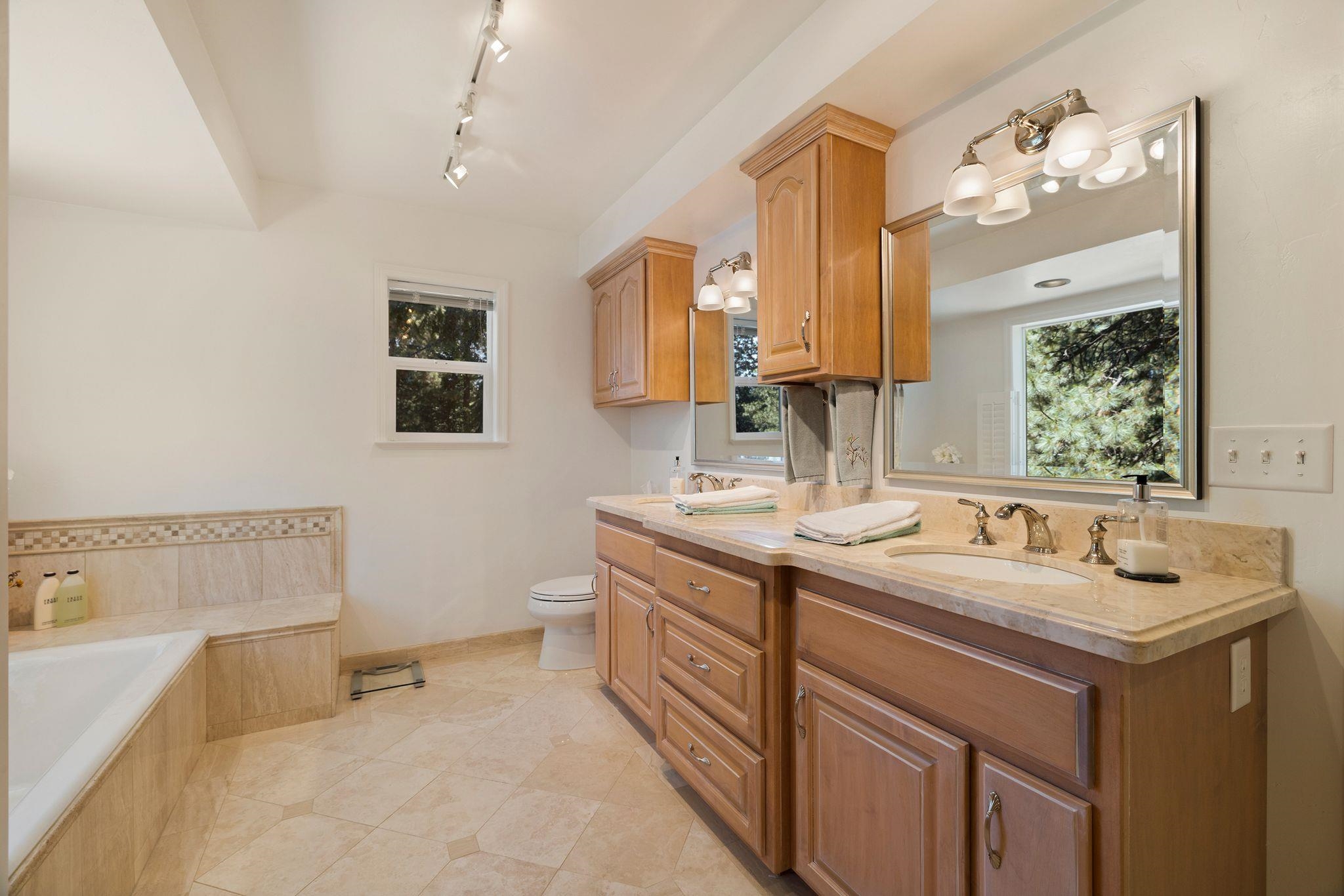 Lake Almanor, California 96137, United States, 4 Bedrooms Bedrooms, ,4 BathroomsBathrooms,Residential,Active,151864