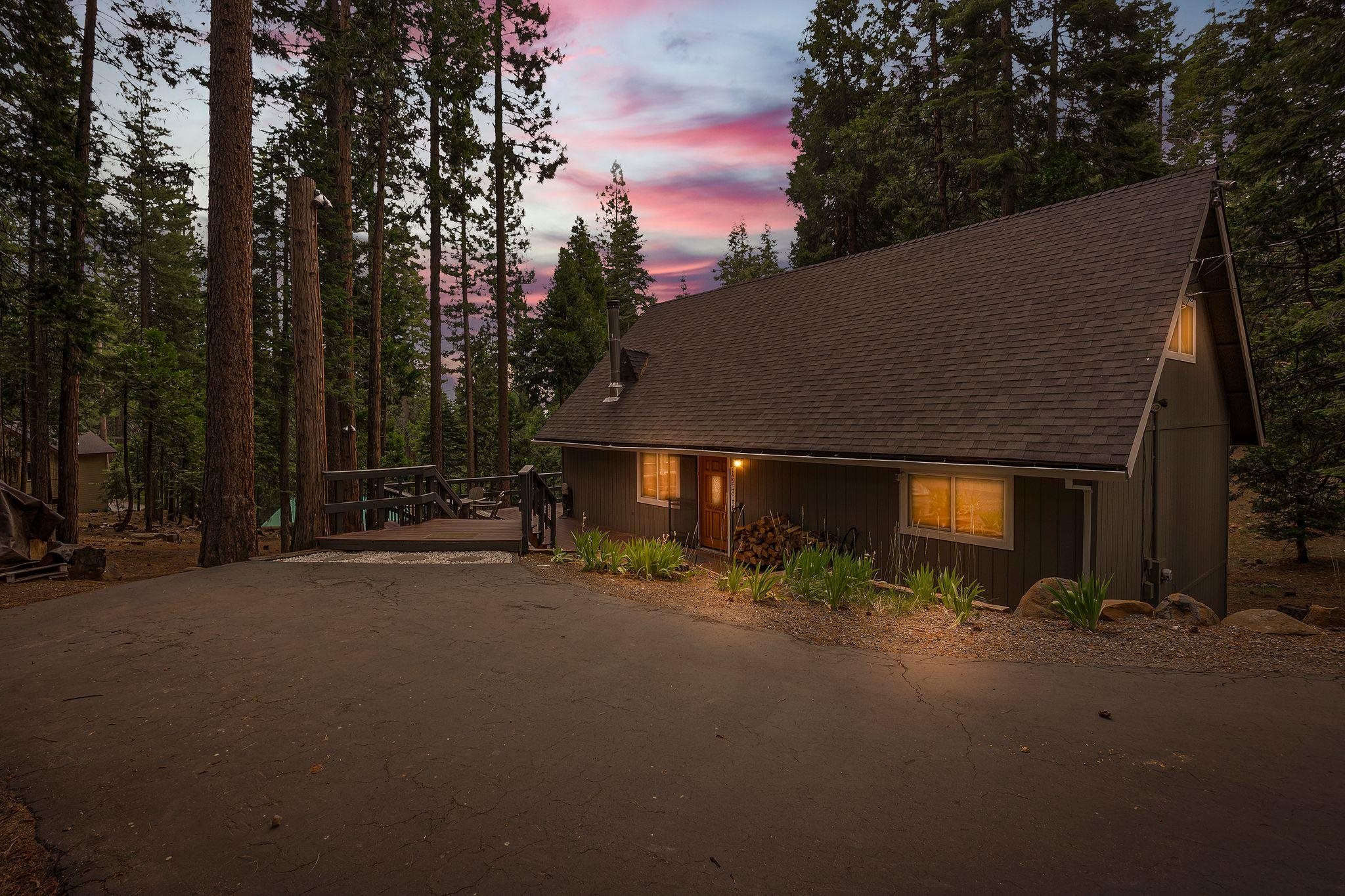 Lake Almanor, California 96137, United States, 3 Bedrooms Bedrooms, ,2 BathroomsBathrooms,Residential,Active,163031