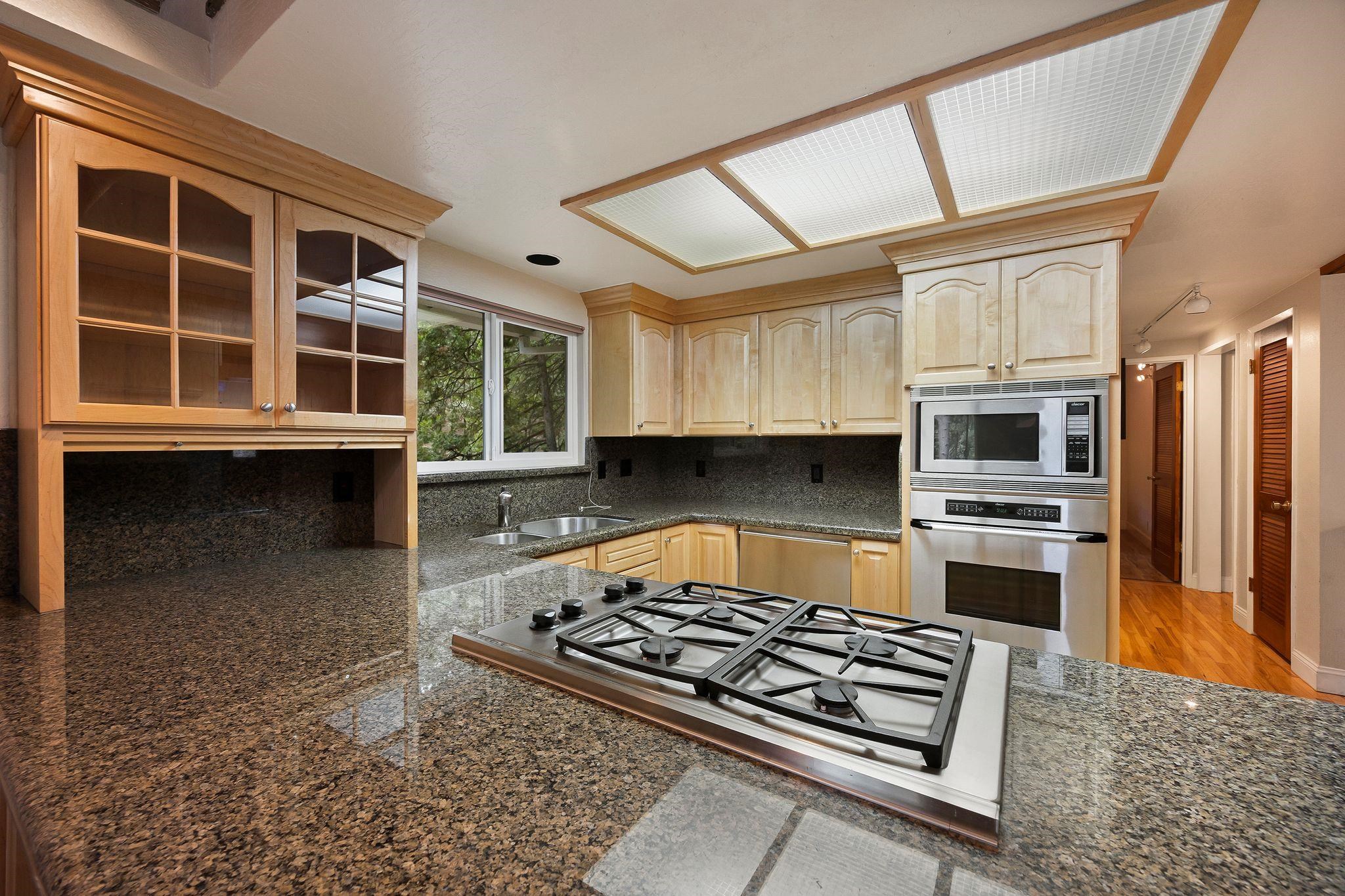 Lake Almanor, California 96137, United States, 3 Bedrooms Bedrooms, ,2 BathroomsBathrooms,Residential,Active,163031