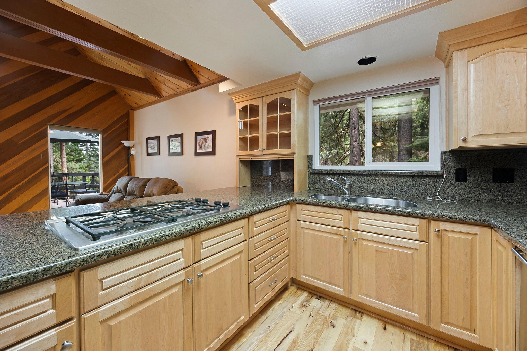 Lake Almanor, California 96137, United States, 3 Bedrooms Bedrooms, ,2 BathroomsBathrooms,Residential,Active,163031