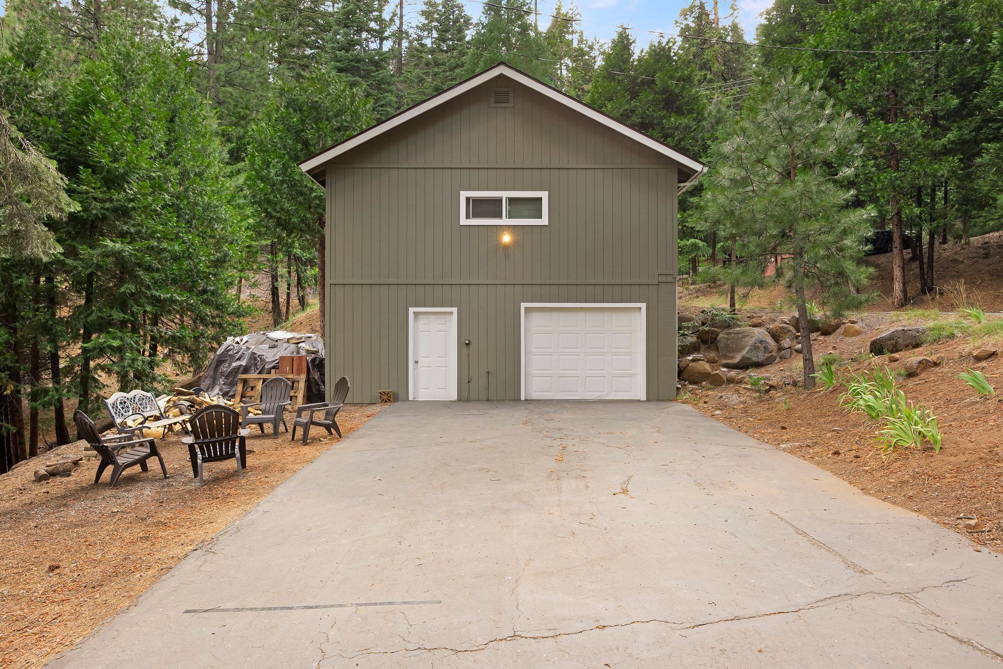 Lake Almanor, California 96137, United States, 3 Bedrooms Bedrooms, ,2 BathroomsBathrooms,Residential,Active,163031