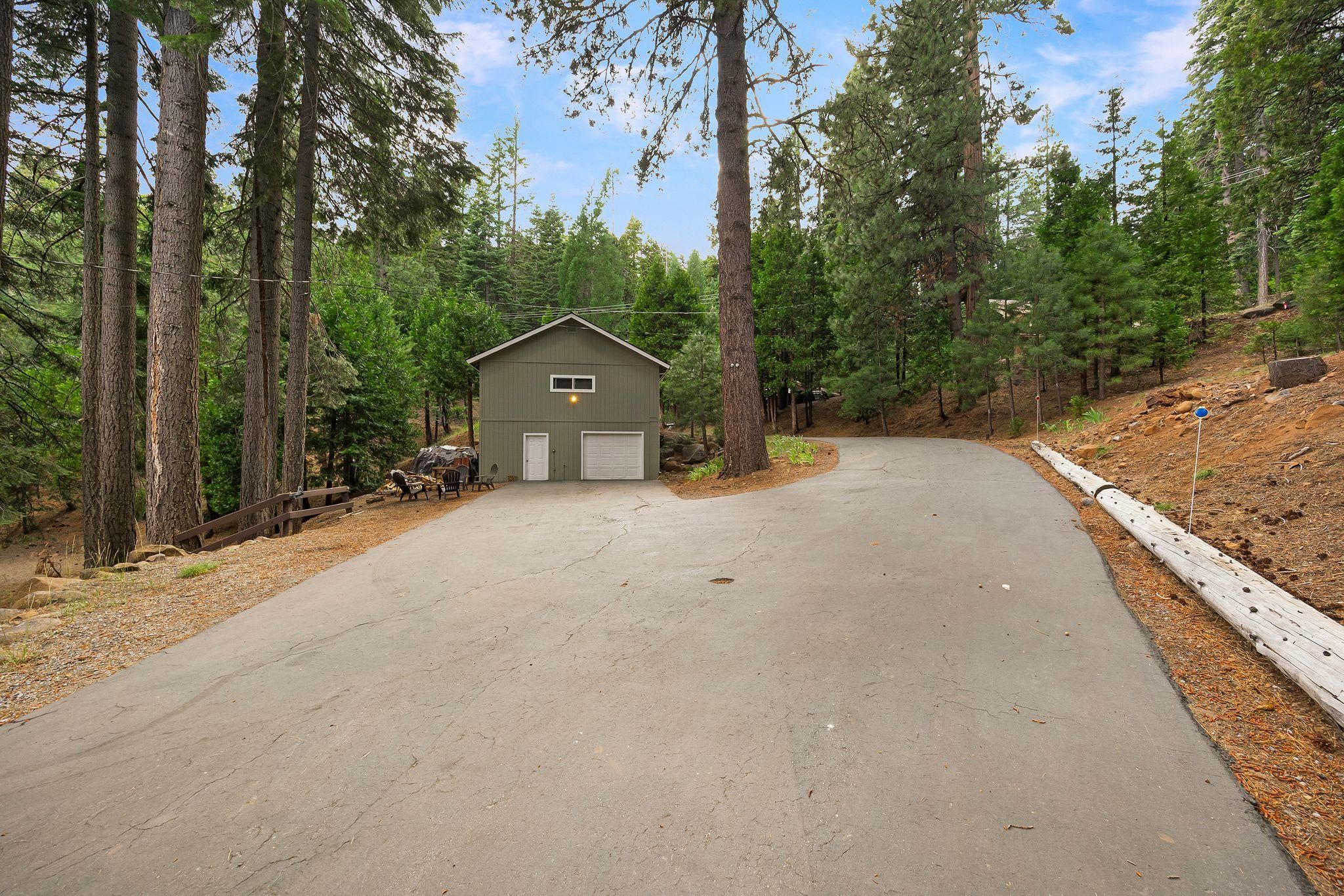 Lake Almanor, California 96137, United States, 3 Bedrooms Bedrooms, ,2 BathroomsBathrooms,Residential,Active,163031