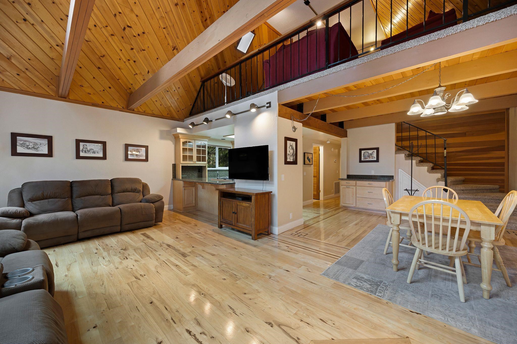 Lake Almanor, California 96137, United States, 3 Bedrooms Bedrooms, ,2 BathroomsBathrooms,Residential,Active,163031