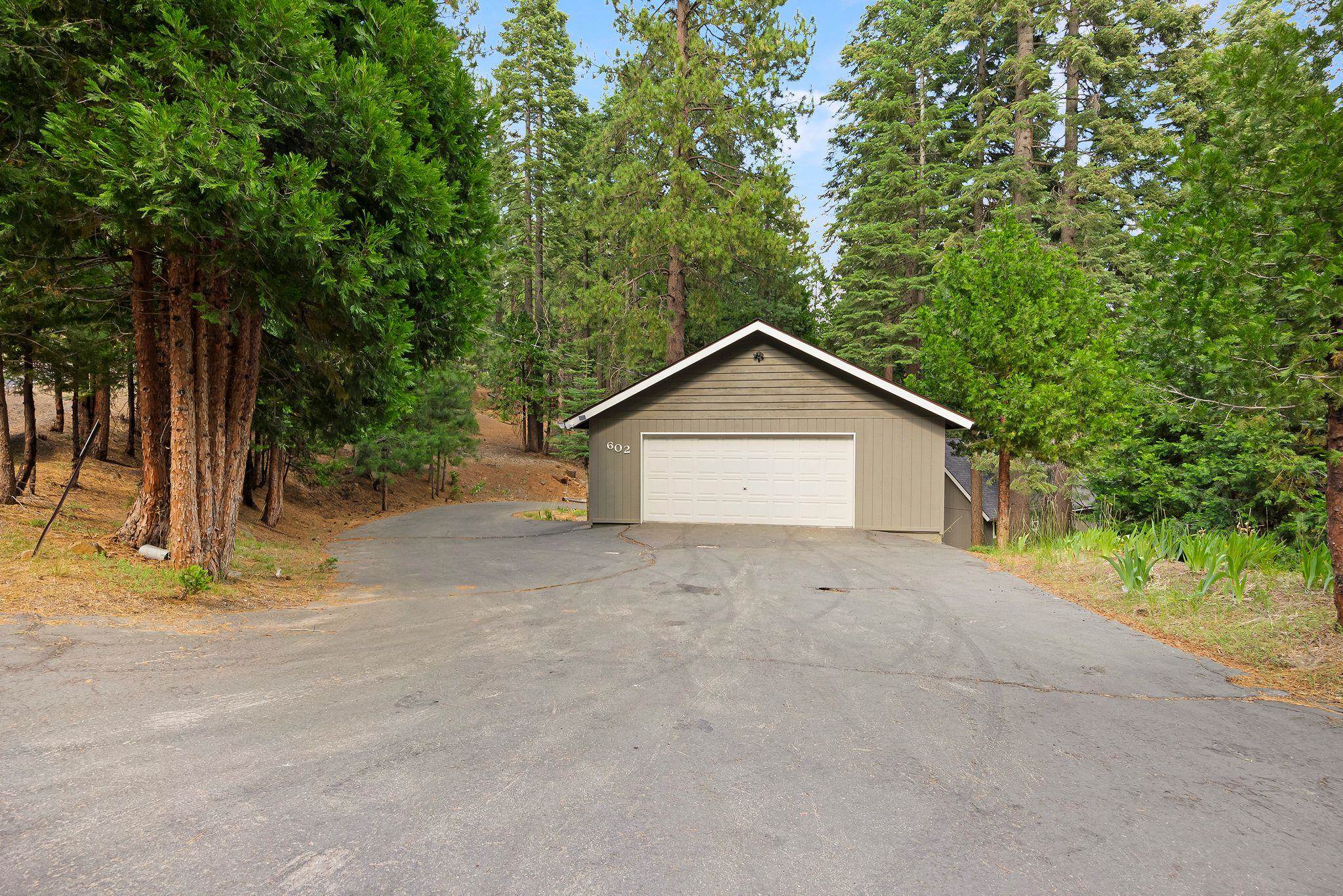 Lake Almanor, California 96137, United States, 3 Bedrooms Bedrooms, ,2 BathroomsBathrooms,Residential,Active,163031