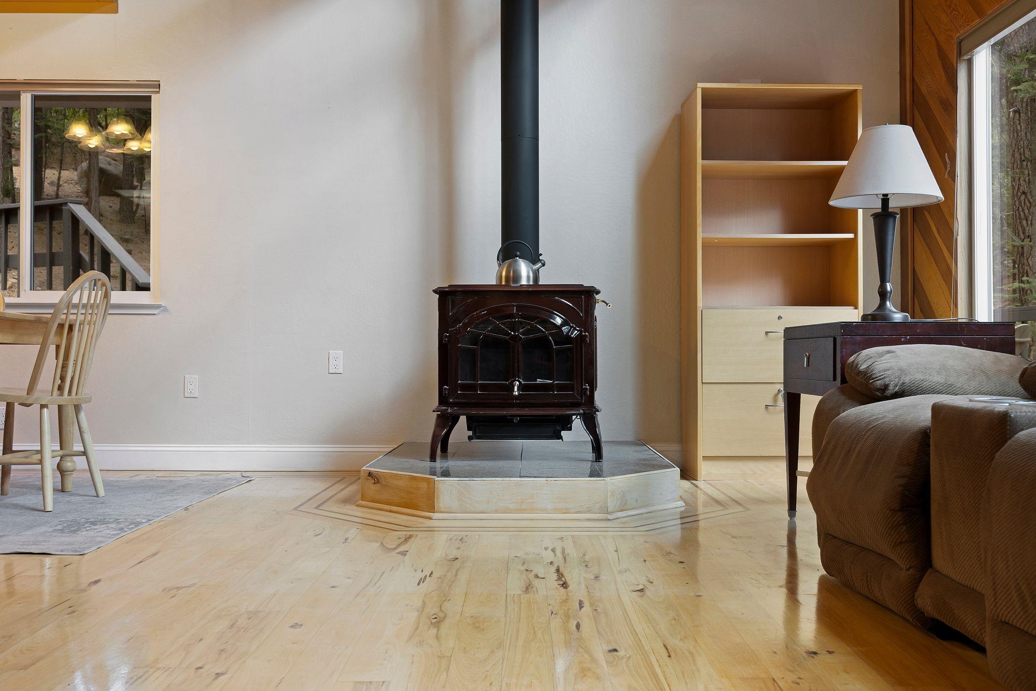 Lake Almanor, California 96137, United States, 3 Bedrooms Bedrooms, ,2 BathroomsBathrooms,Residential,Active,163031