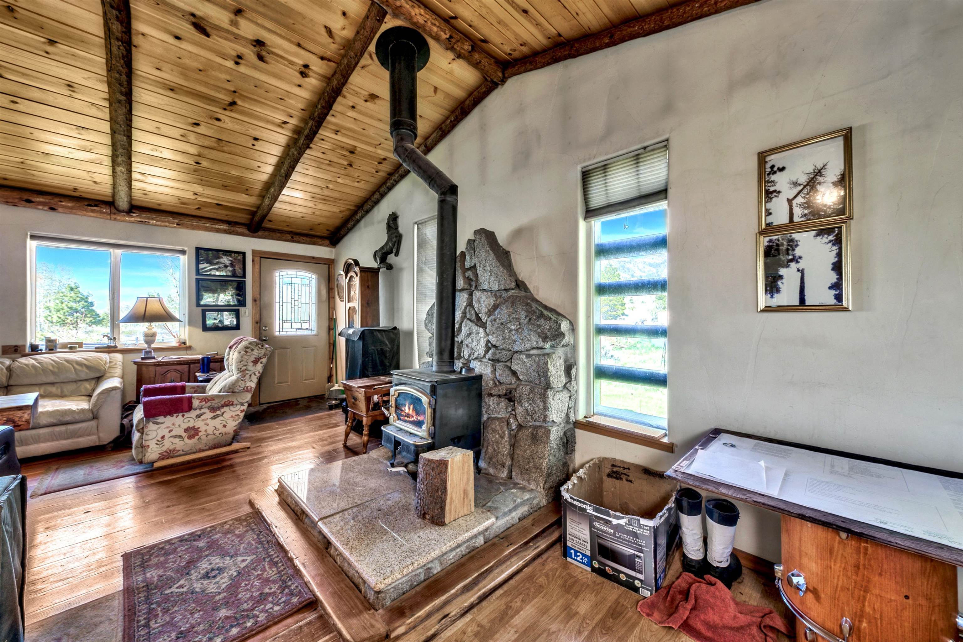 514 Longhorn Drive, Loyalton, California image 6