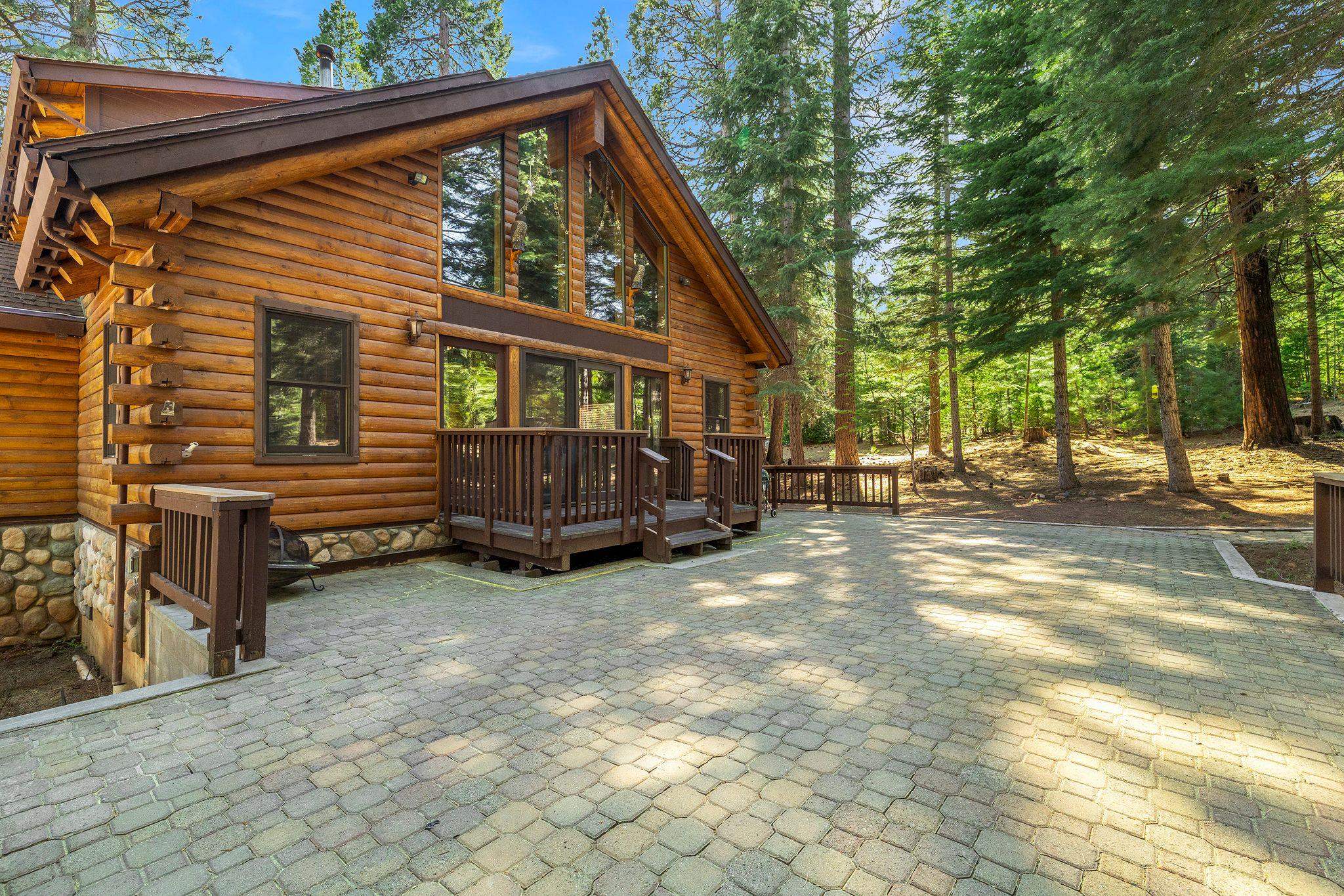Lake Almanor, California 96137, United States, 3 Bedrooms Bedrooms, ,3 BathroomsBathrooms,Residential,Active,124737