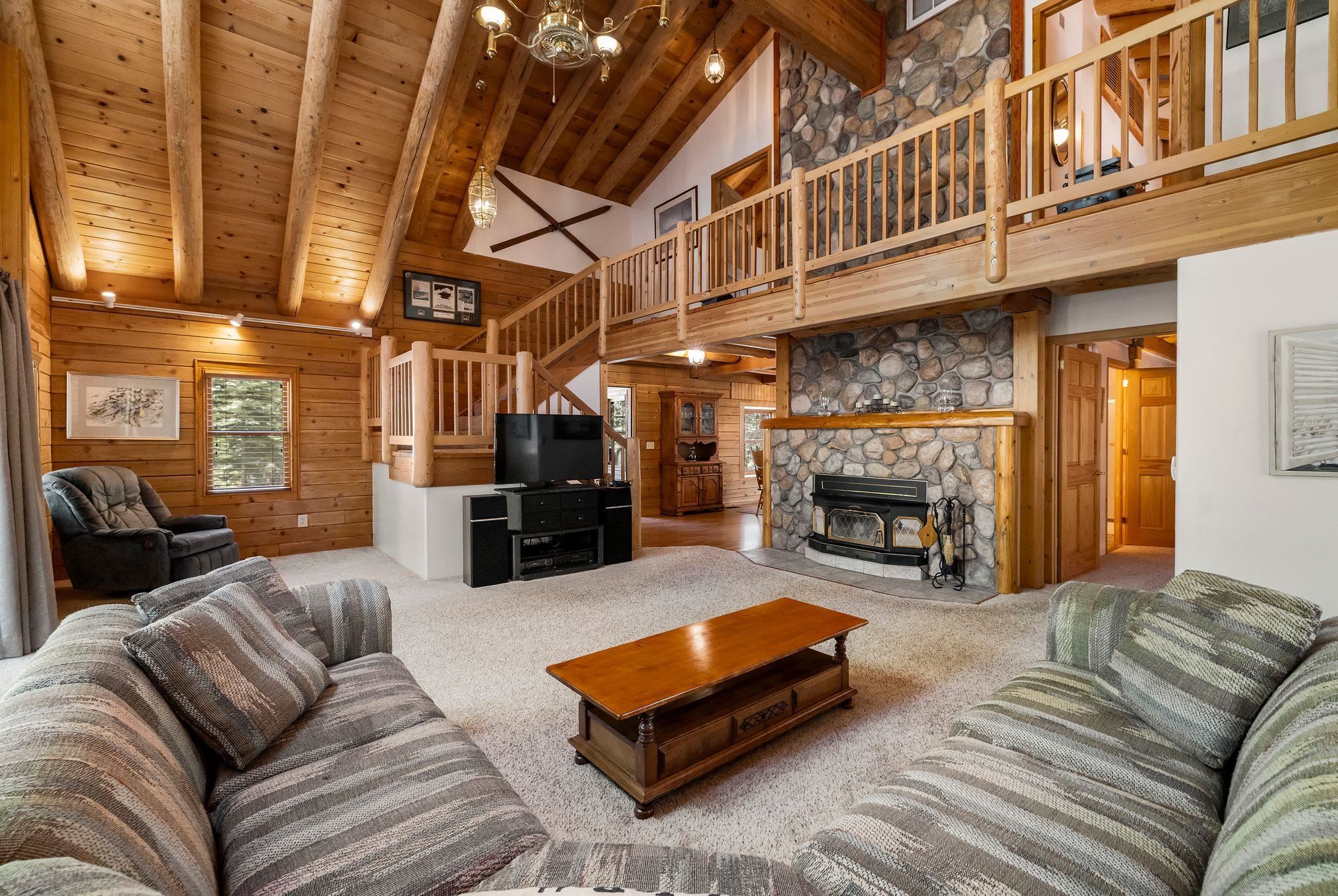 Lake Almanor, California 96137, United States, 3 Bedrooms Bedrooms, ,3 BathroomsBathrooms,Residential,Active,124737