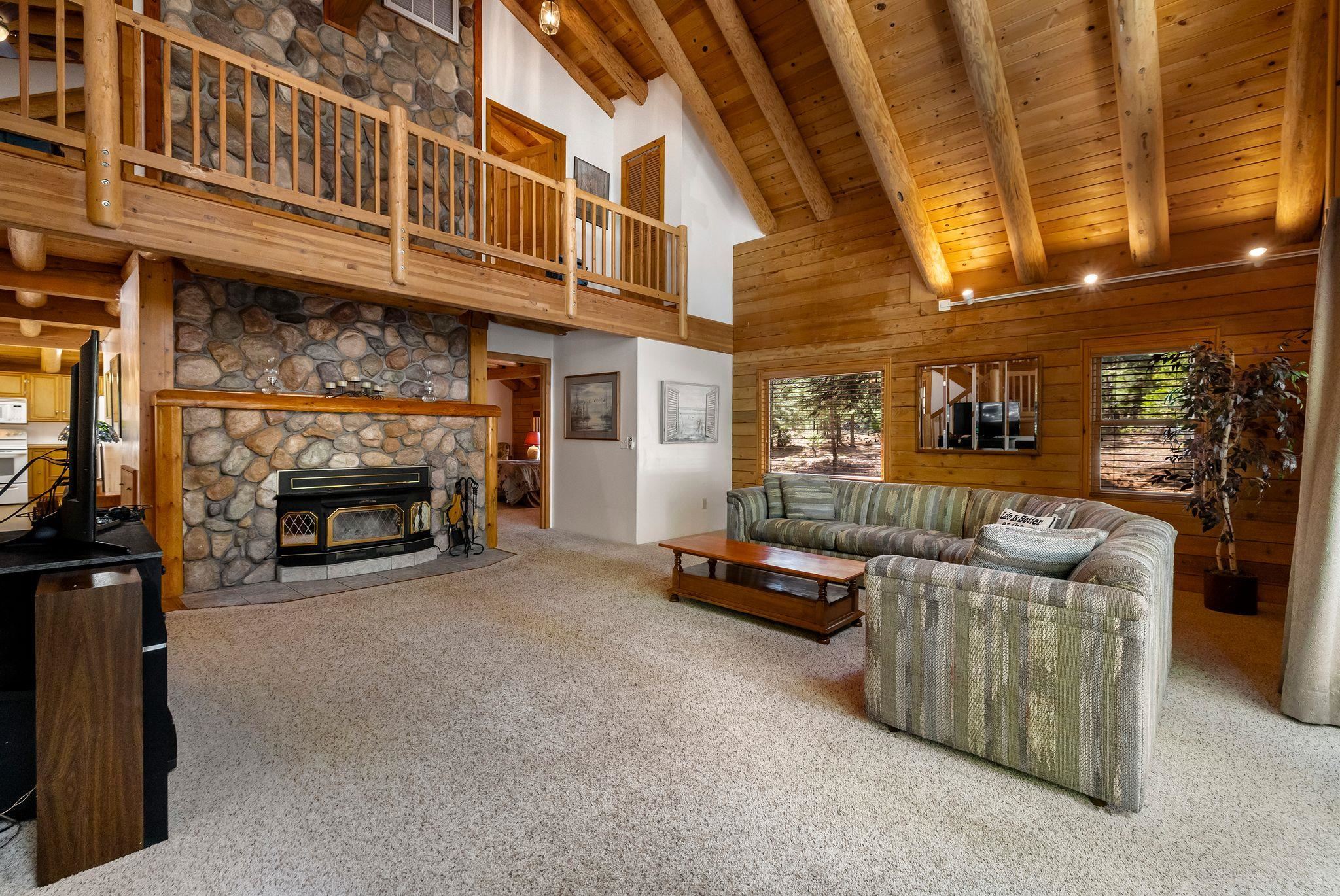 Lake Almanor, California 96137, United States, 3 Bedrooms Bedrooms, ,3 BathroomsBathrooms,Residential,Active,124737