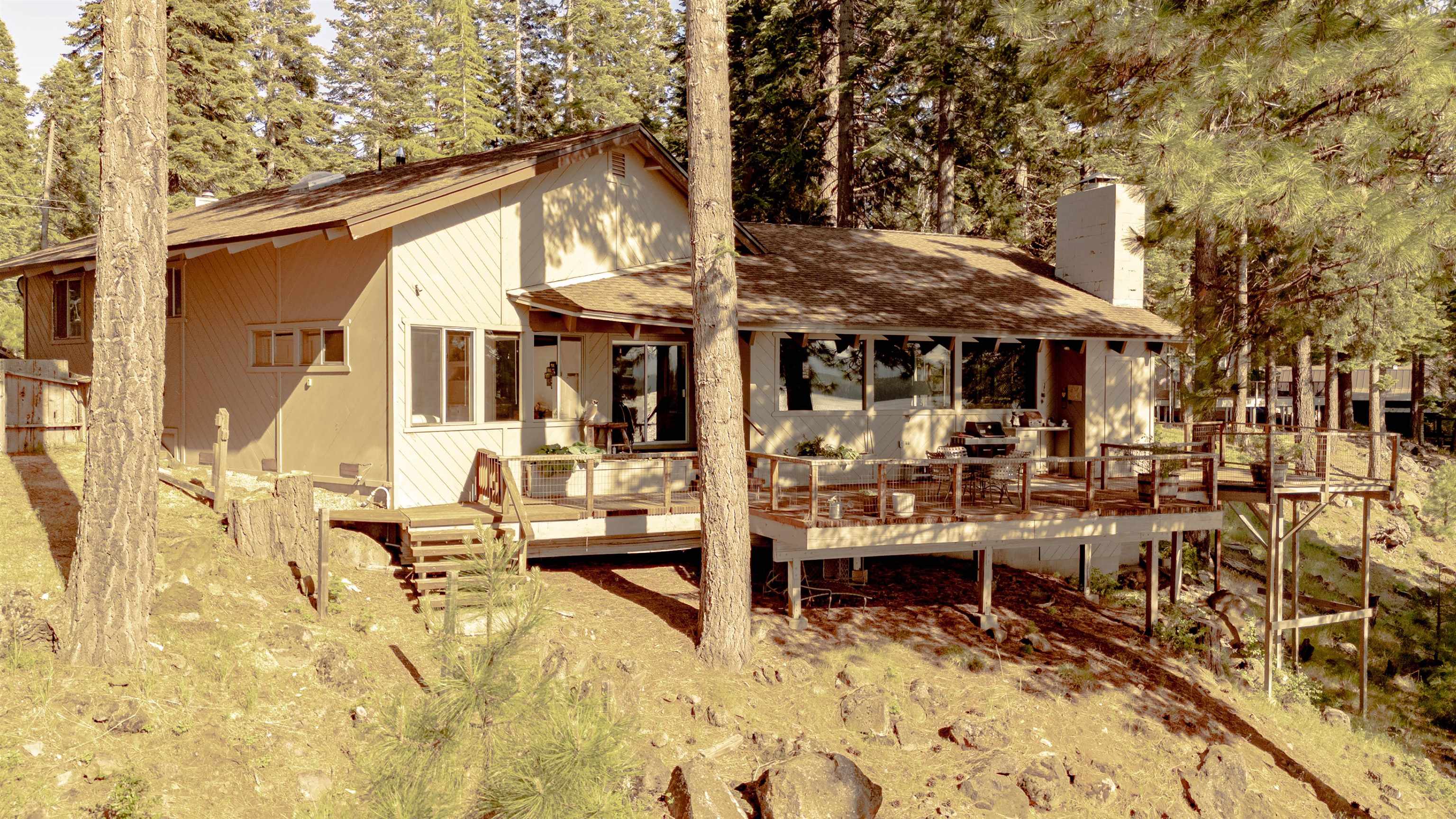 1269 S Lassen View Drive, Lake Almanor, Ohio image 6