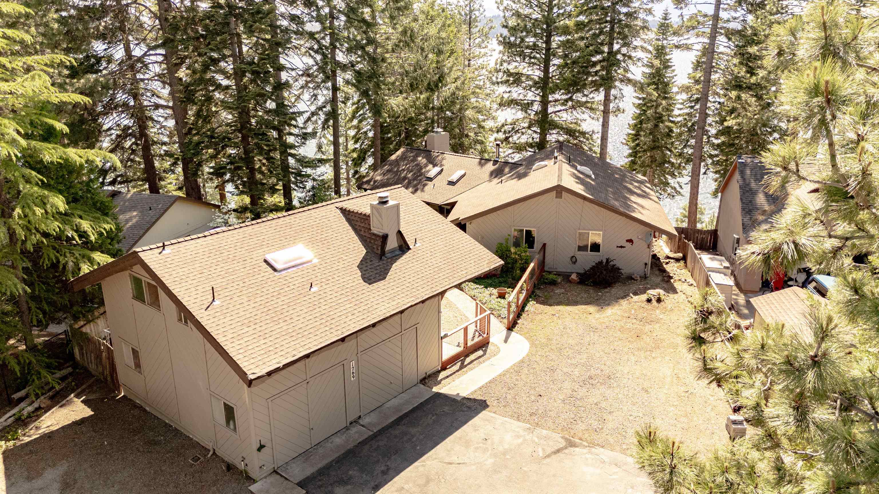 1269 S Lassen View Drive, Lake Almanor, Ohio image 1
