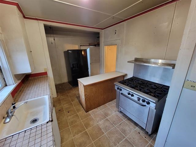 507 S Delwood Street, Westwood, California image 6