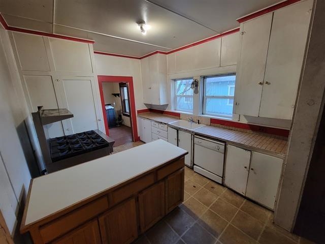 507 S Delwood Street, Westwood, California image 7
