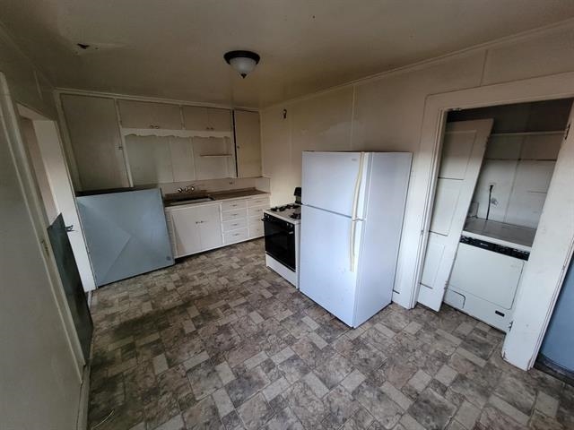 507 S Delwood Street, Westwood, California image 26
