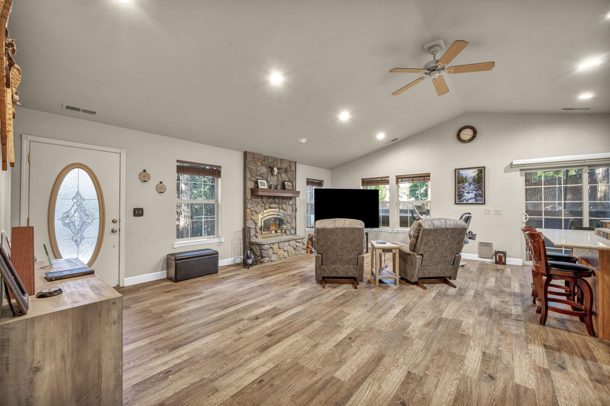 3185 Fawn Lane, Portola, California image 6