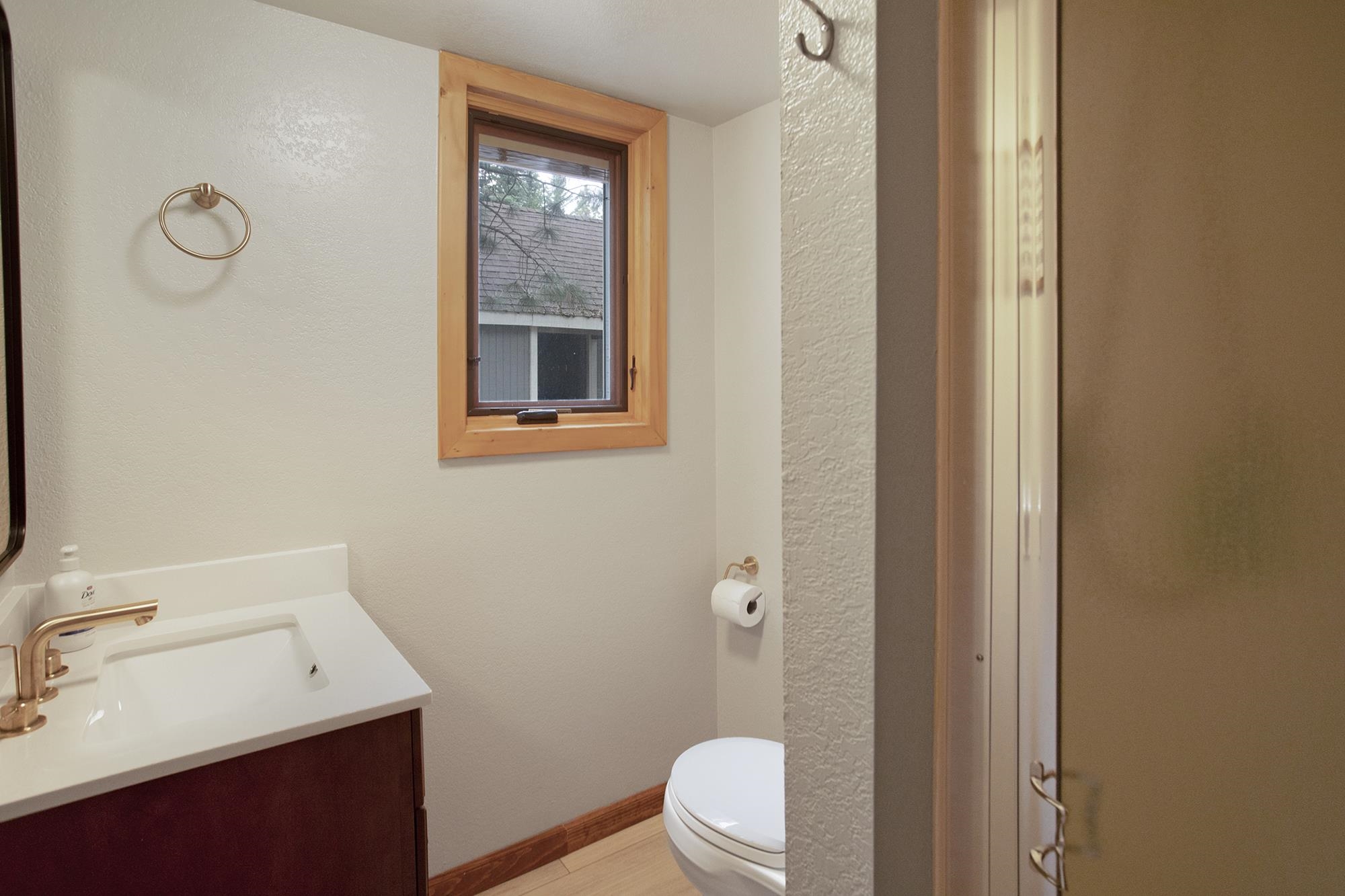 1249 Lassen View Drive, Lake Almanor, Texas image 8