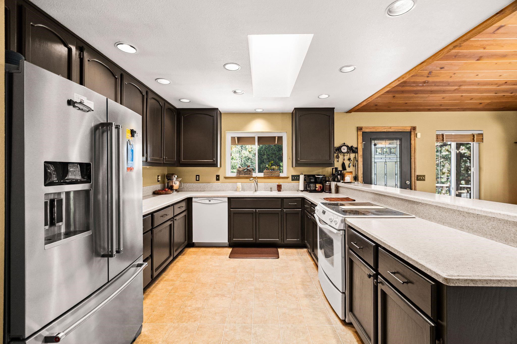 Lake Almanor, California 96137, United States, 3 Bedrooms Bedrooms, ,2 BathroomsBathrooms,Residential,Active,213665