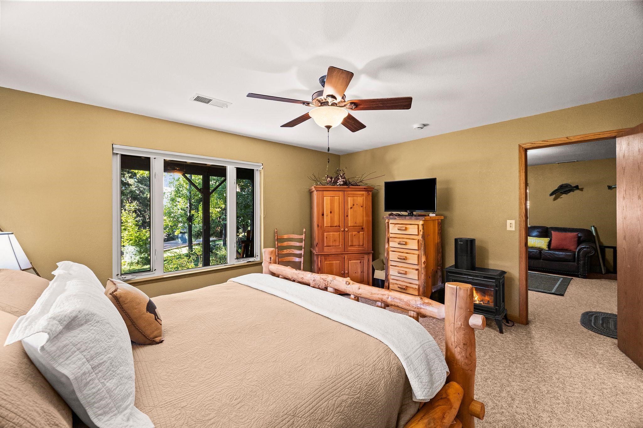 Lake Almanor, California 96137, United States, 3 Bedrooms Bedrooms, ,2 BathroomsBathrooms,Residential,Active,213665