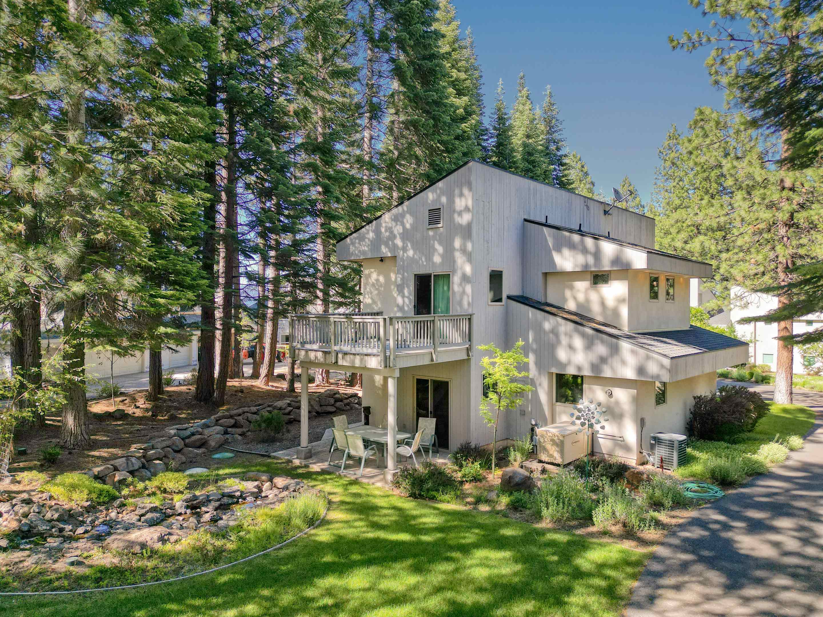 175 Lake Almanor West Drive, Lake Almanor West, Ohio image 3