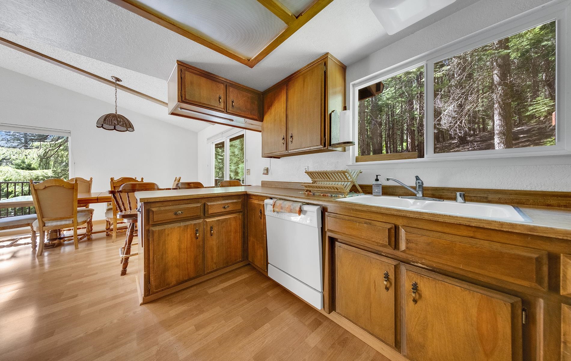 603 Lake Ridge Road, Lake Almanor, Texas image 8