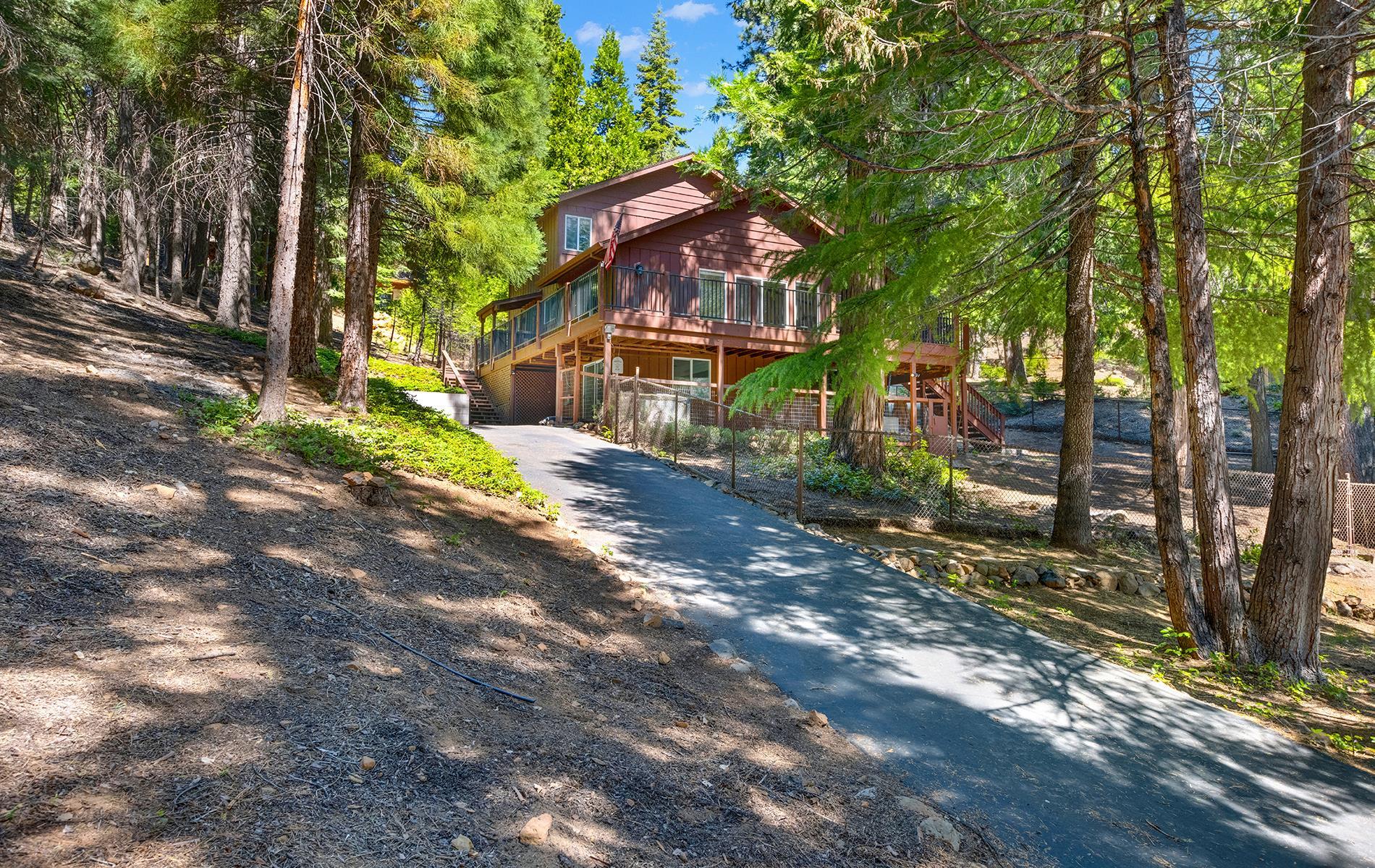603 Lake Ridge Road, Lake Almanor, Texas image 3