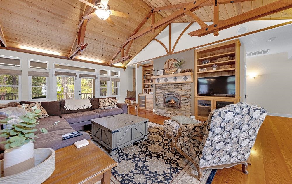 492 Bailey Creek Drive, Lake Almanor, Texas image 4