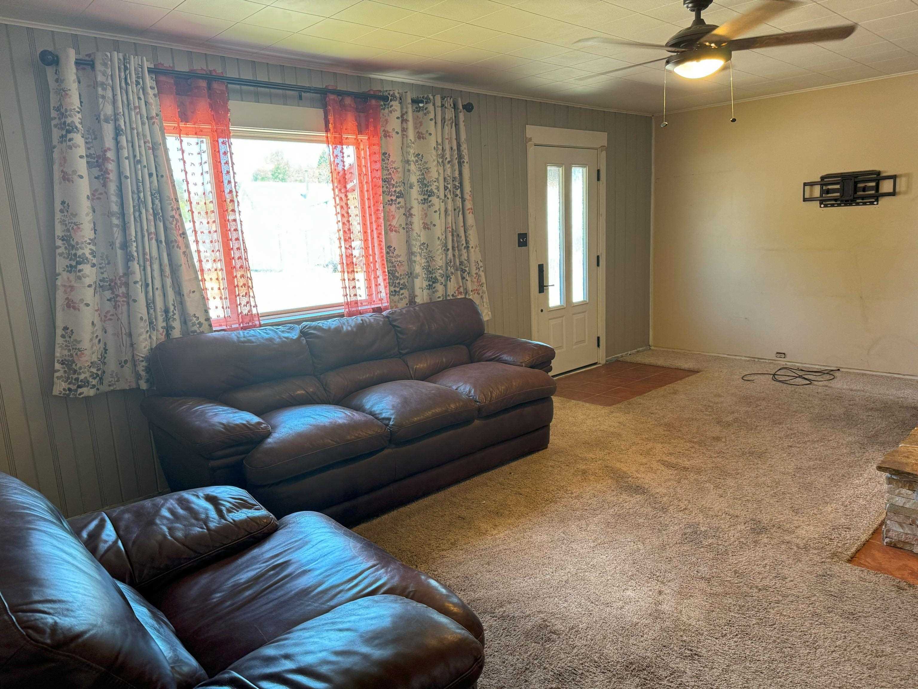 511 & 521 Third Avenue, Chesterfield, Texas image 3