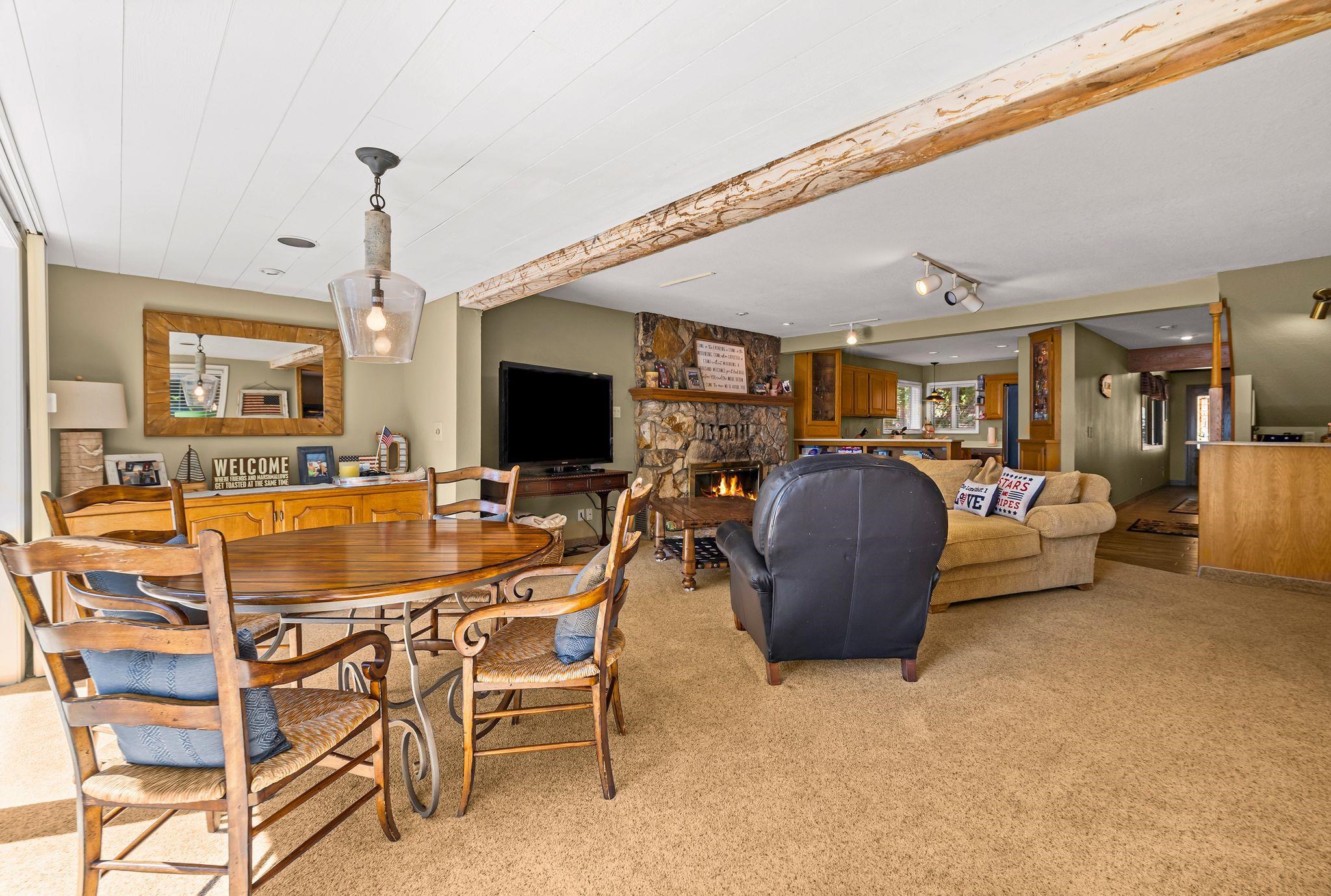 Lake Almanor, California 96137, United States, 3 Bedrooms Bedrooms, ,3 BathroomsBathrooms,Residential,Active,184439