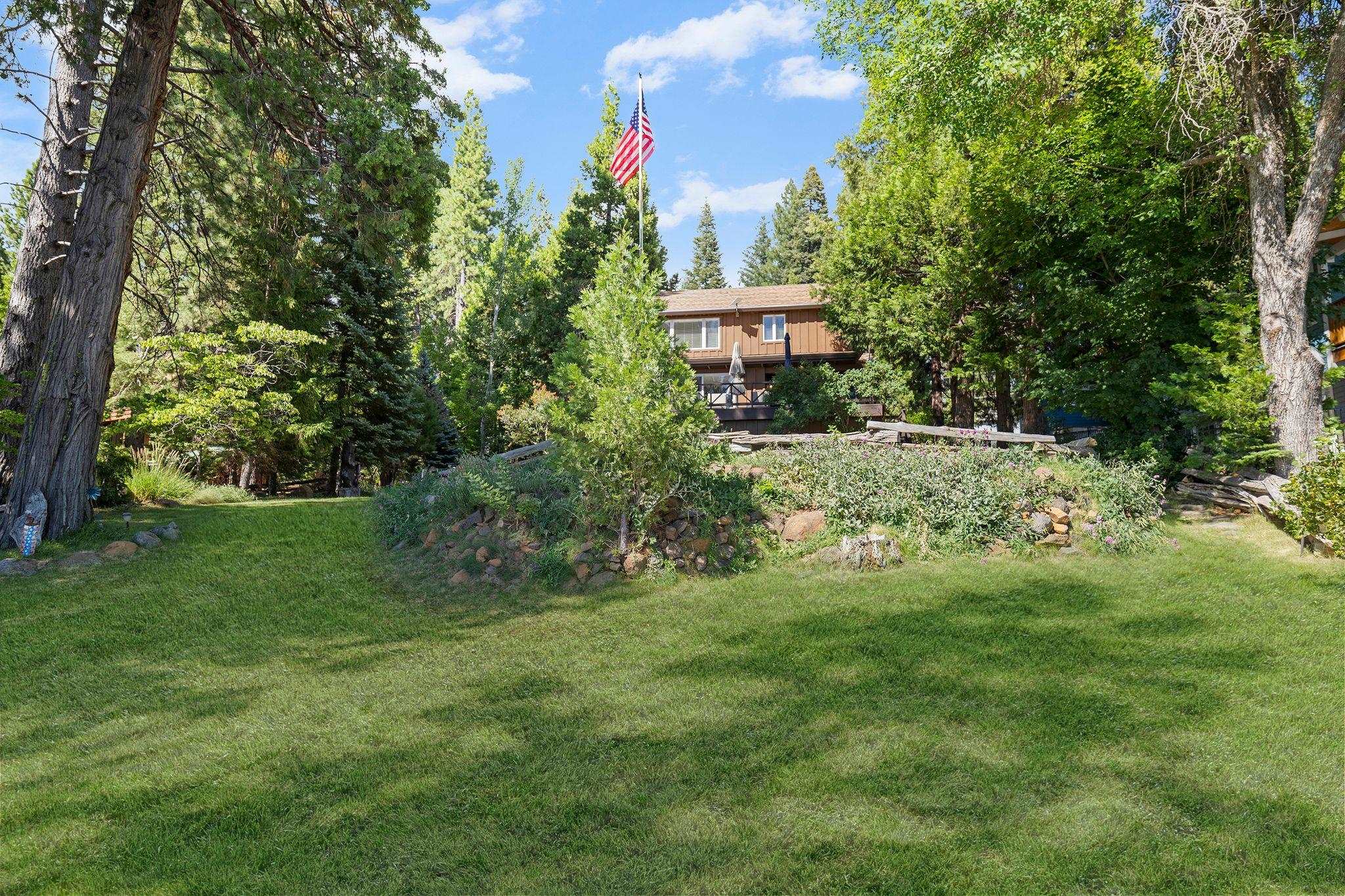 Lake Almanor, California 96137, United States, 3 Bedrooms Bedrooms, ,3 BathroomsBathrooms,Residential,Active,184439