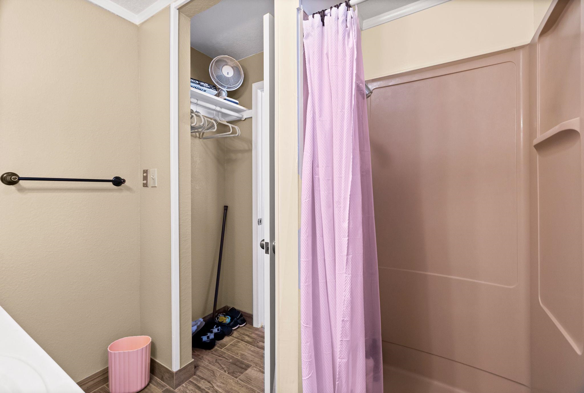 Lake Almanor, California 96137, United States, 3 Bedrooms Bedrooms, ,3 BathroomsBathrooms,Residential,Active,184439