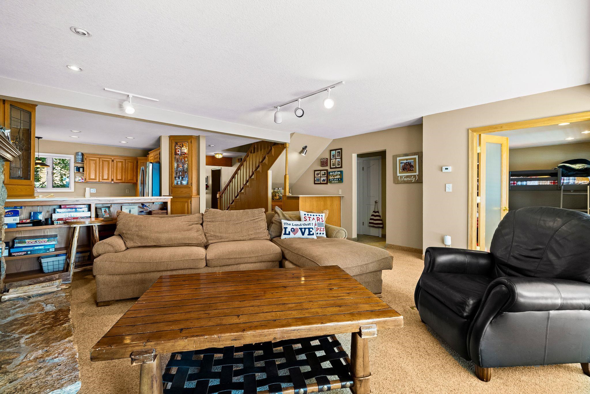 Lake Almanor, California 96137, United States, 3 Bedrooms Bedrooms, ,3 BathroomsBathrooms,Residential,Active,184439