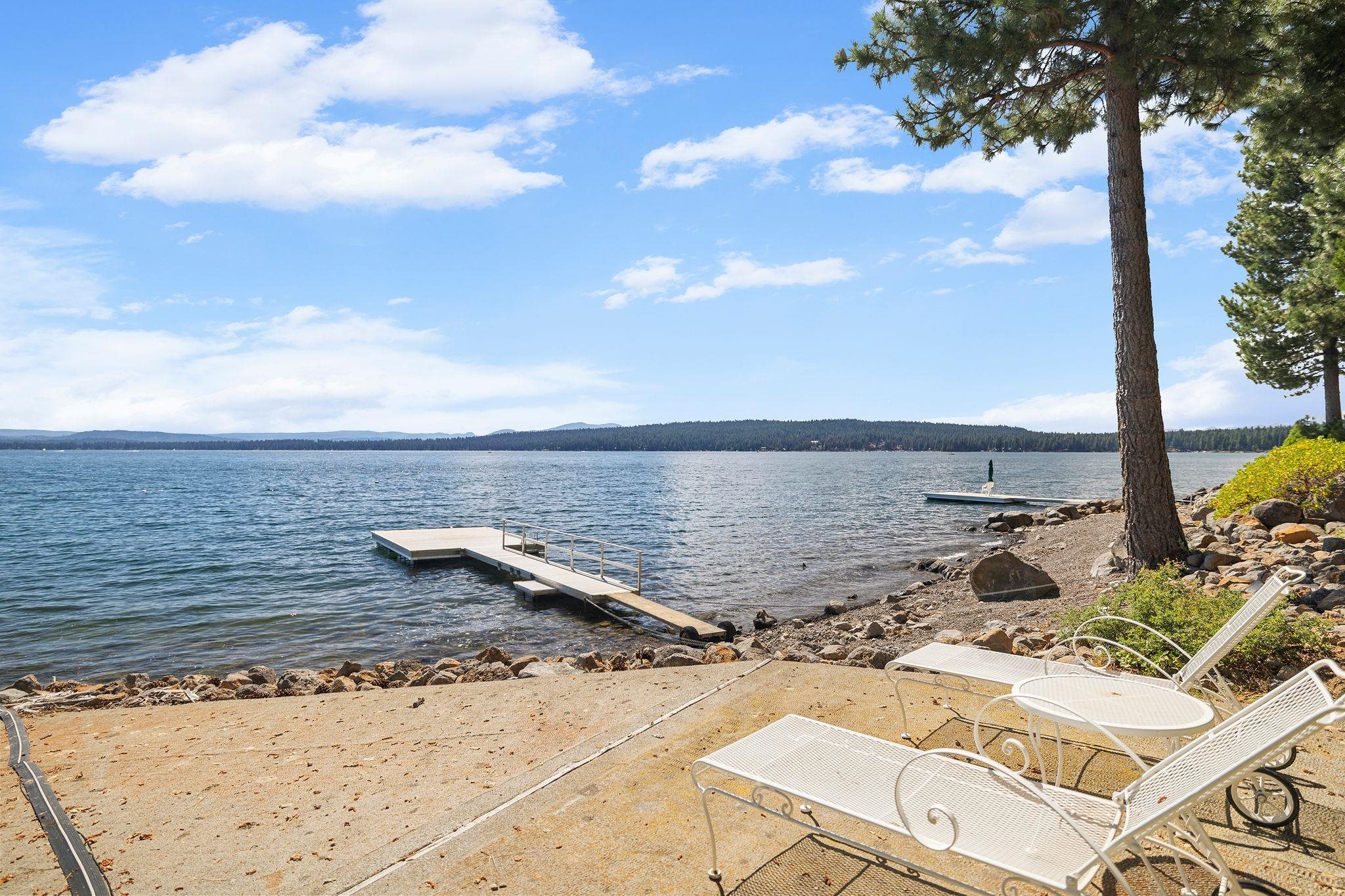 Lake Almanor, California 96137, United States, 3 Bedrooms Bedrooms, ,3 BathroomsBathrooms,Residential,Active,184439