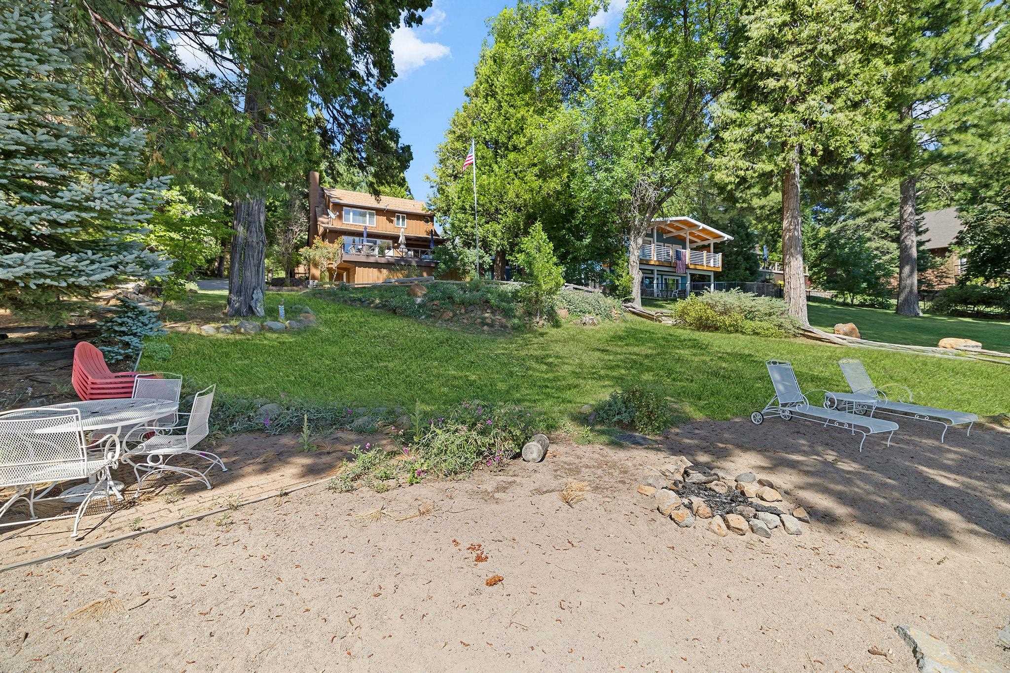 Lake Almanor, California 96137, United States, 3 Bedrooms Bedrooms, ,3 BathroomsBathrooms,Residential,Active,184439