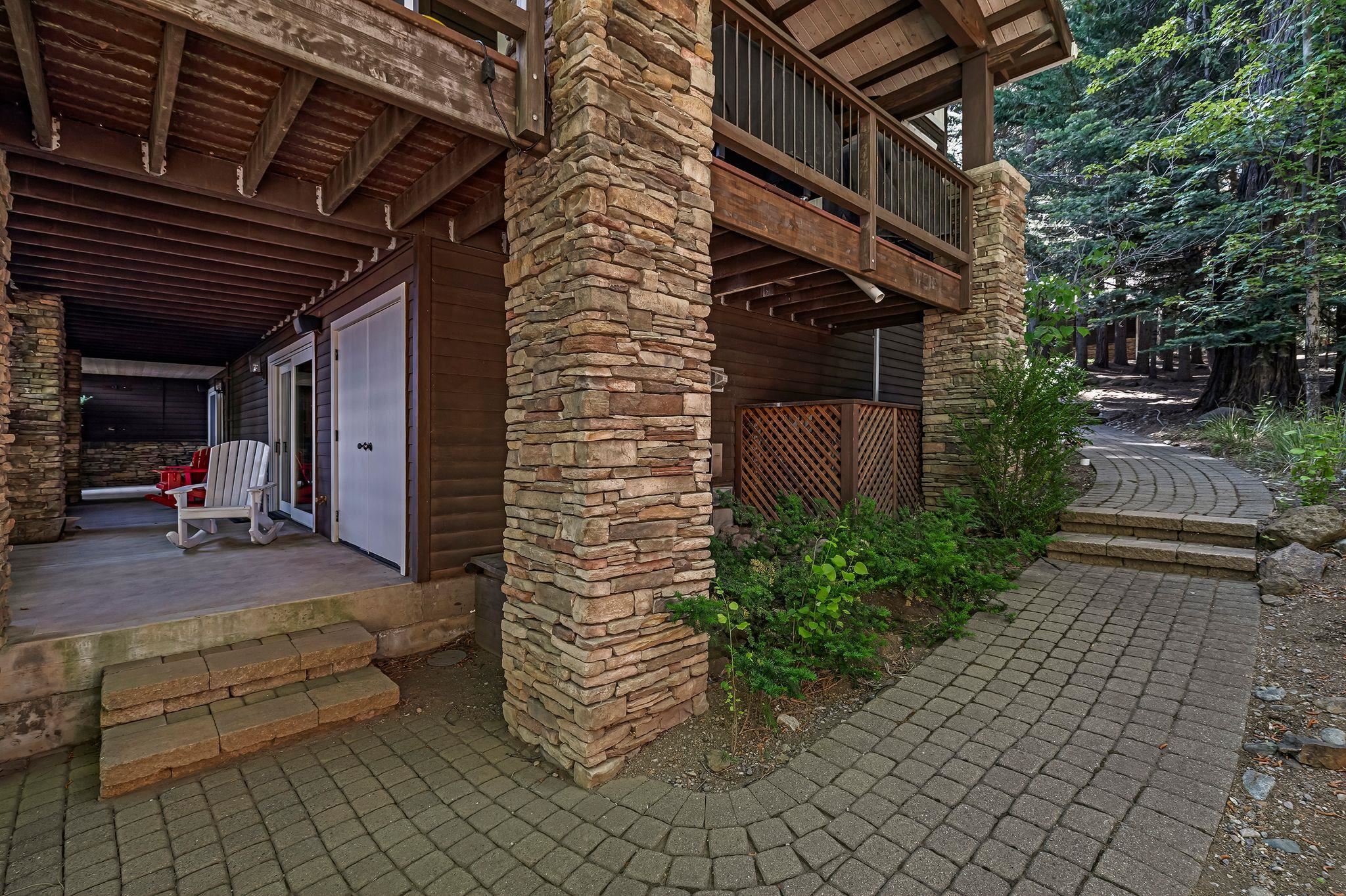 Lake Almanor, California 96137, United States, 4 Bedrooms Bedrooms, ,4 BathroomsBathrooms,Residential,Active,157695