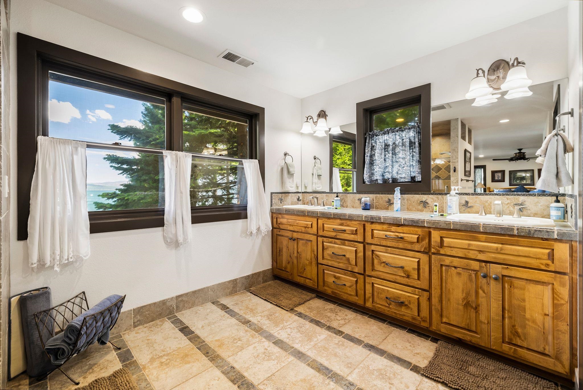 Lake Almanor, California 96137, United States, 4 Bedrooms Bedrooms, ,4 BathroomsBathrooms,Residential,Active,157695