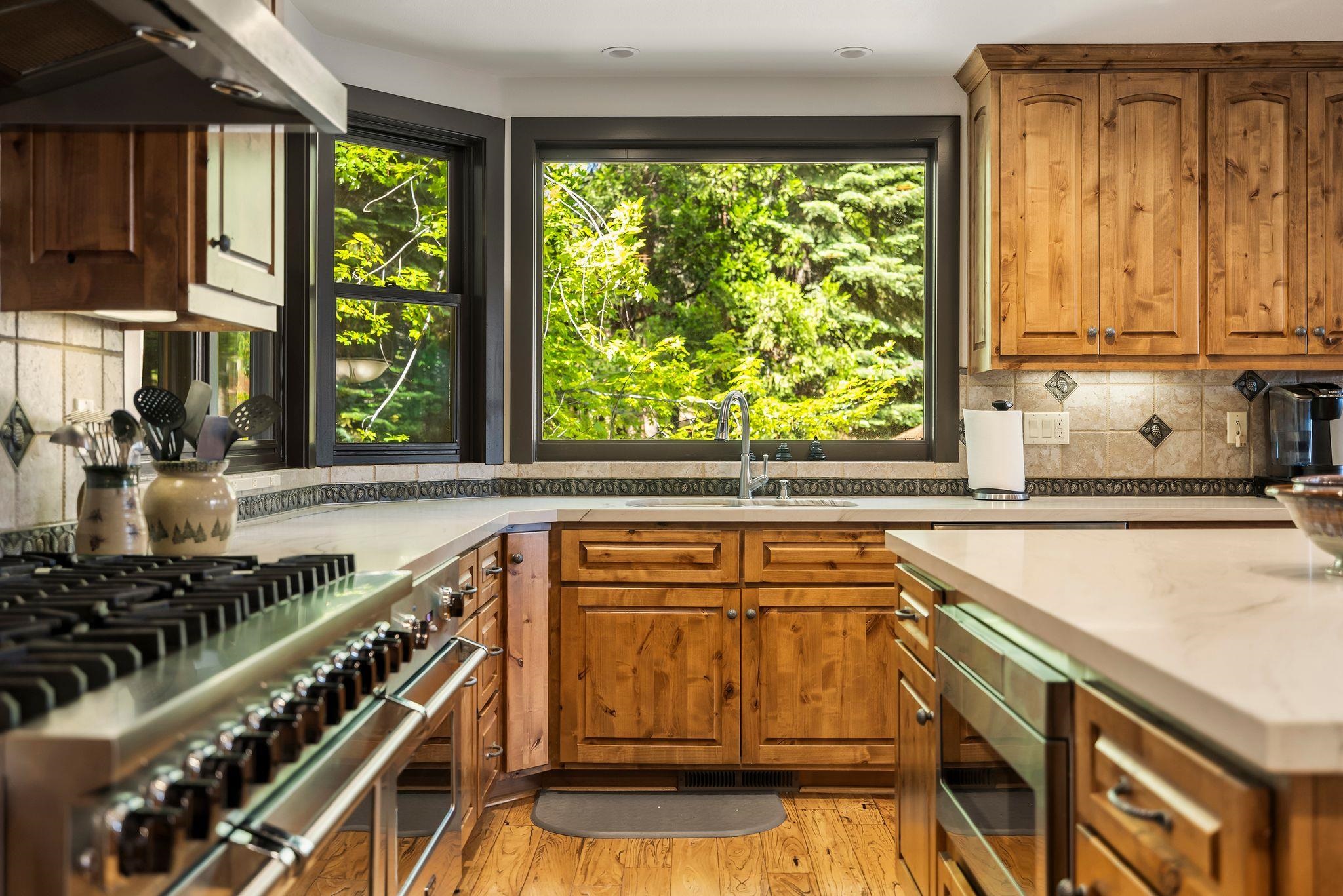 Lake Almanor, California 96137, United States, 4 Bedrooms Bedrooms, ,4 BathroomsBathrooms,Residential,Active,157695