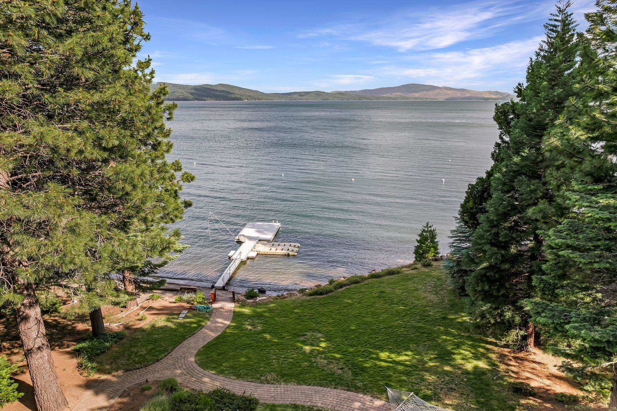 Lake Almanor, California 96137, United States, 4 Bedrooms Bedrooms, ,4 BathroomsBathrooms,Residential,Active,157695
