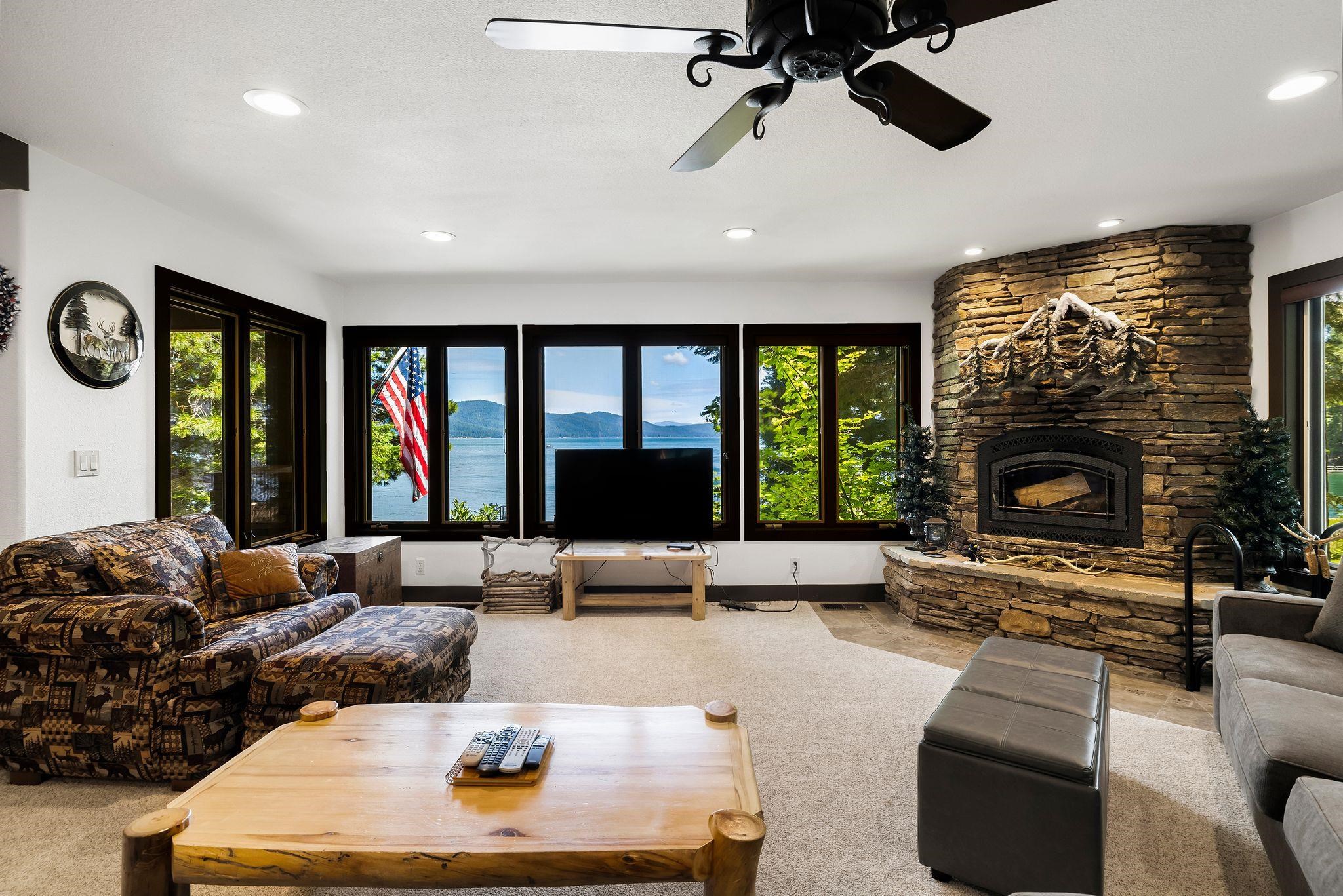 Lake Almanor, California 96137, United States, 4 Bedrooms Bedrooms, ,4 BathroomsBathrooms,Residential,Active,157695