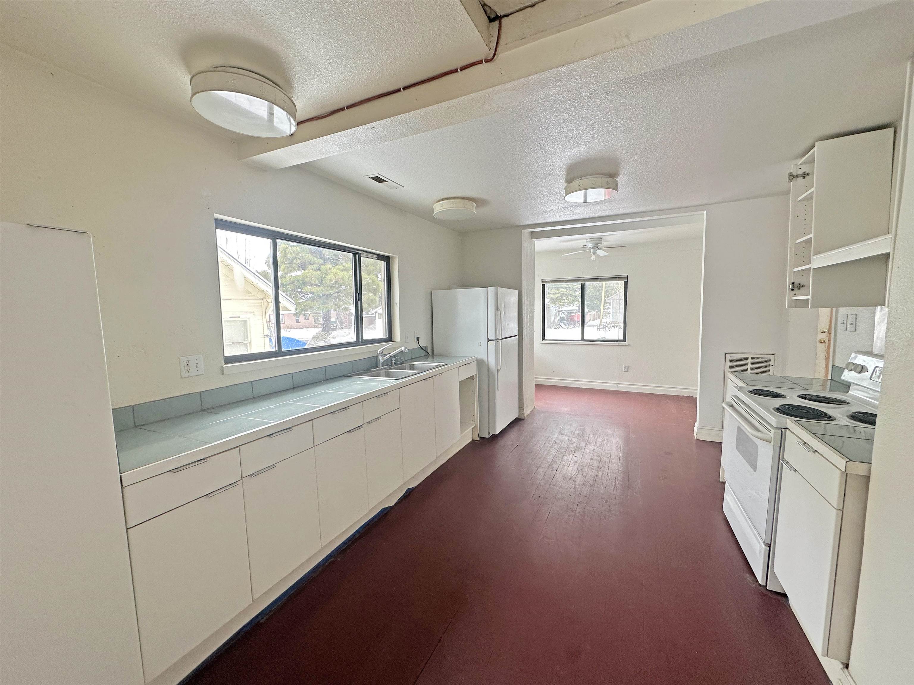 510 N Elm Street, Westwood, California image 3