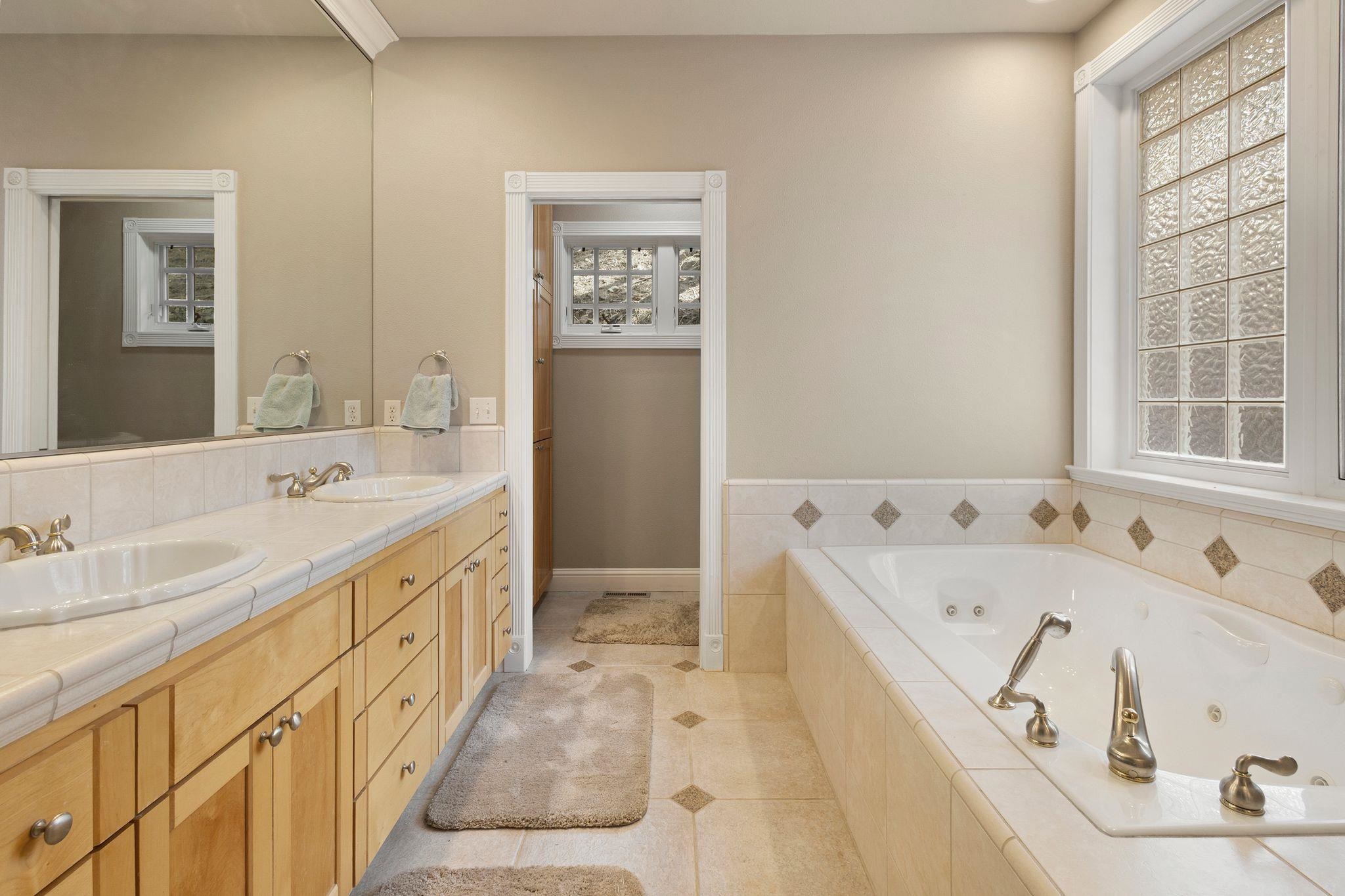 Lake Almanor West, California 96020, United States, 4 Bedrooms Bedrooms, ,3 BathroomsBathrooms,Residential,Active,106440