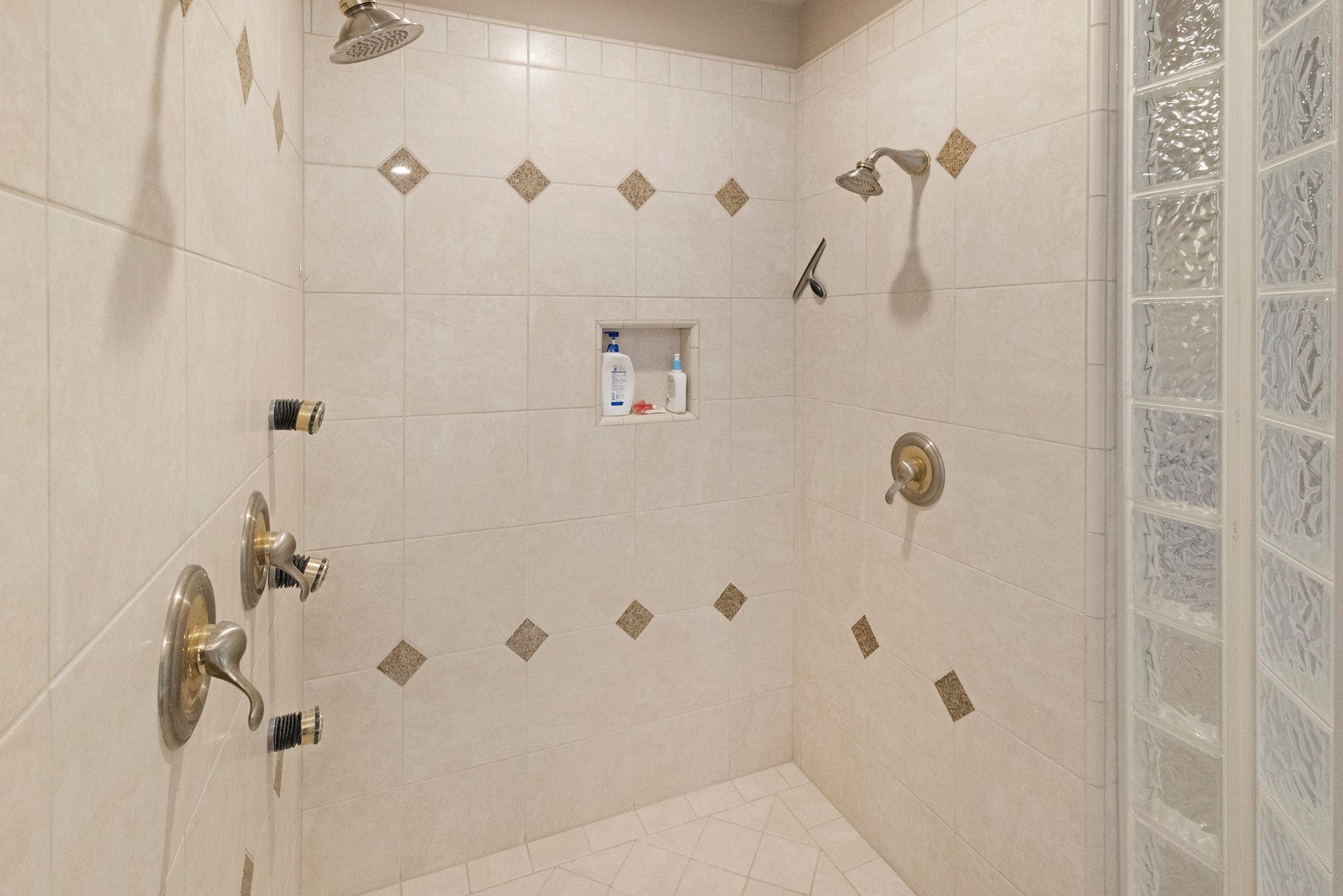 Lake Almanor West, California 96020, United States, 4 Bedrooms Bedrooms, ,3 BathroomsBathrooms,Residential,Active,106440