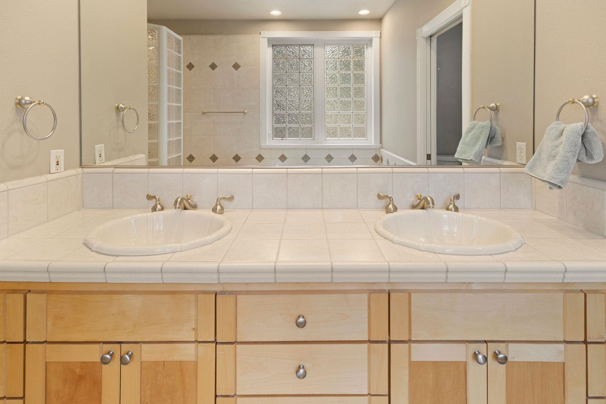 Lake Almanor West, California 96020, United States, 4 Bedrooms Bedrooms, ,3 BathroomsBathrooms,Residential,Active,106440