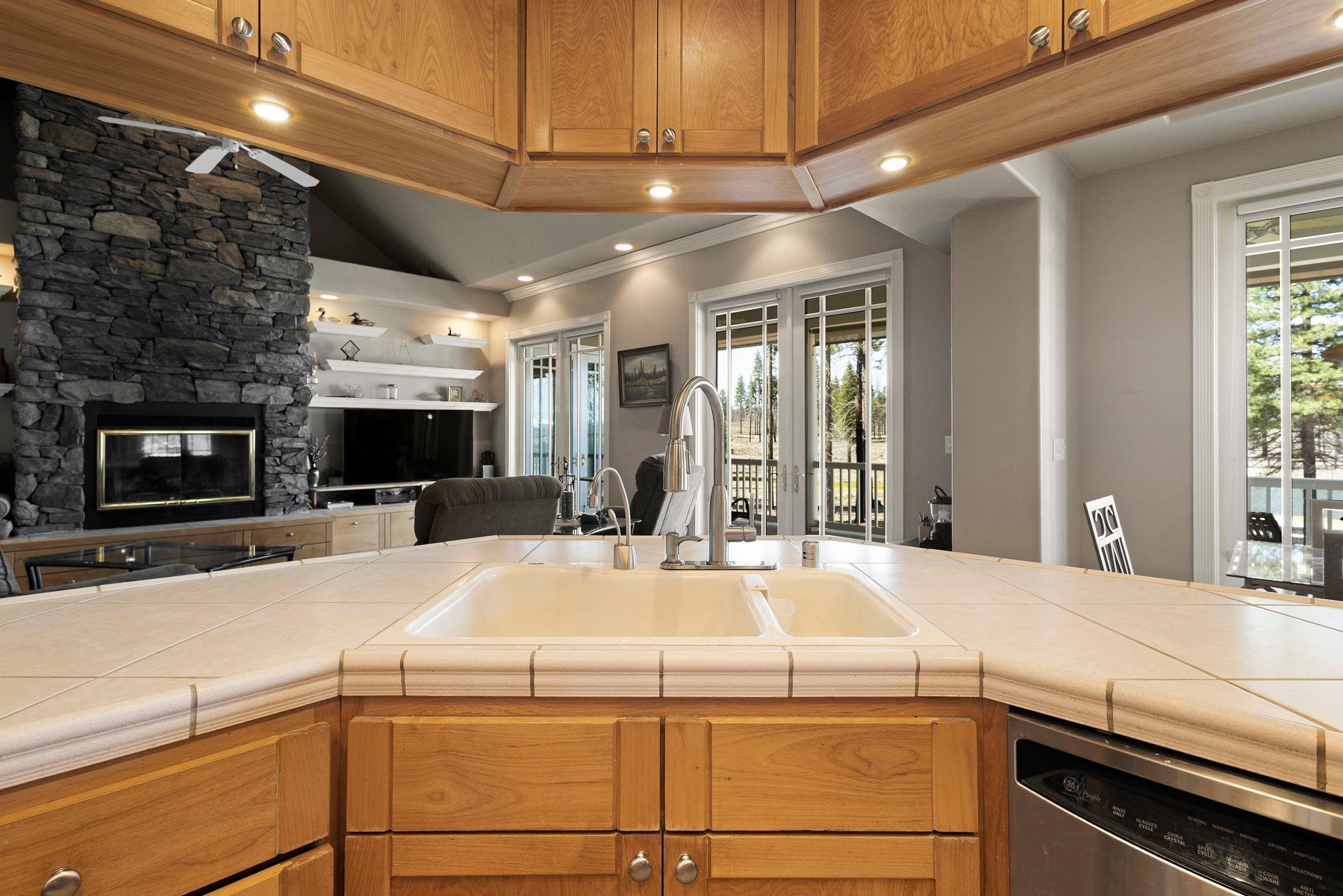 Lake Almanor West, California 96020, United States, 4 Bedrooms Bedrooms, ,3 BathroomsBathrooms,Residential,Active,106440