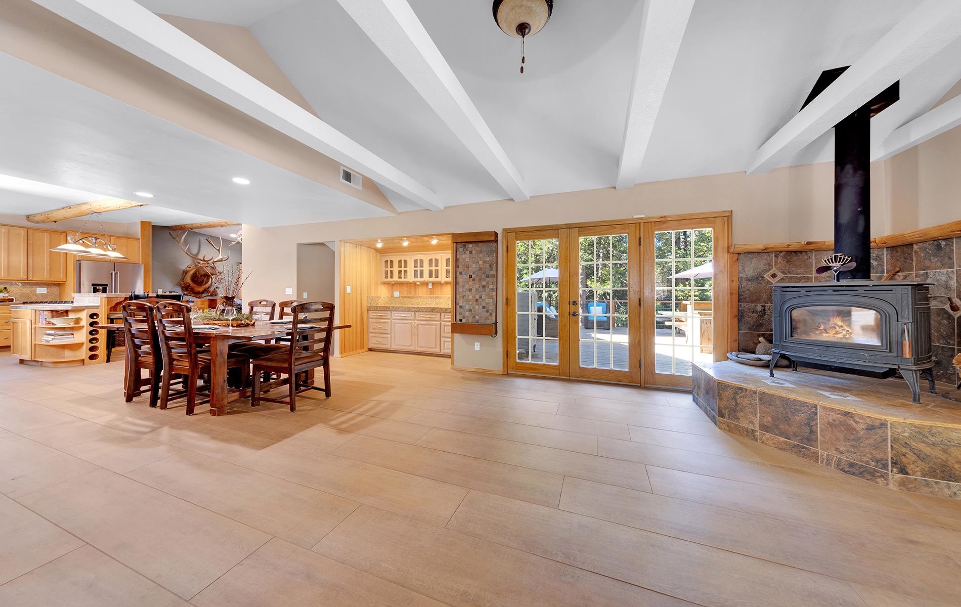 6878 Almanor Lake Estates Drive, Lake Almanor, Texas image 6