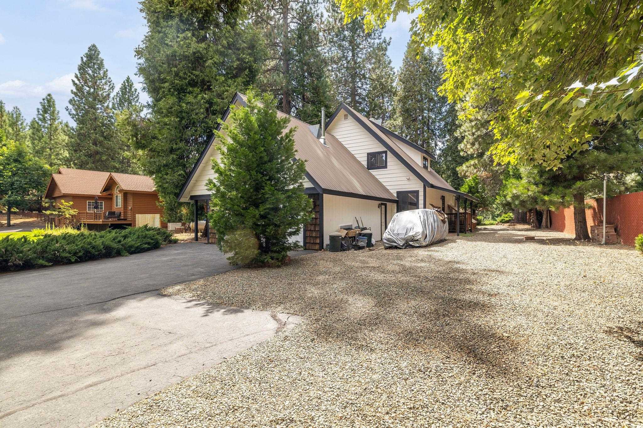 Lake Almanor, California 96137, United States, 3 Bedrooms Bedrooms, ,3 BathroomsBathrooms,Residential,Pending,186902