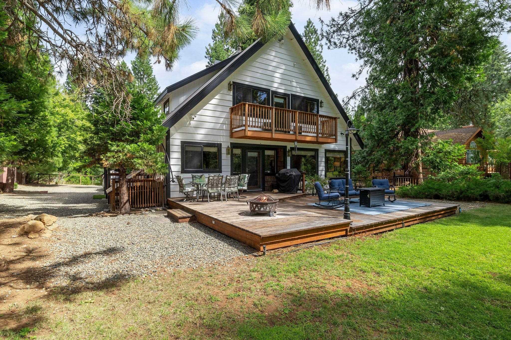 Lake Almanor, California 96137, United States, 3 Bedrooms Bedrooms, ,3 BathroomsBathrooms,Residential,Pending,186902