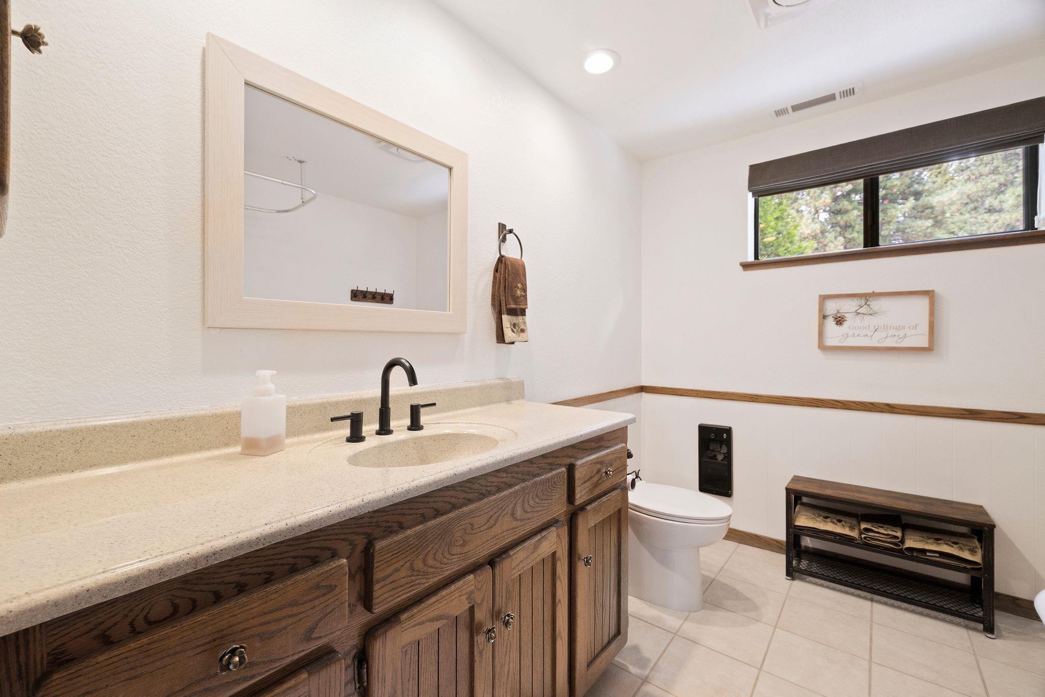 Lake Almanor, California 96137, United States, 3 Bedrooms Bedrooms, ,3 BathroomsBathrooms,Residential,Pending,186902