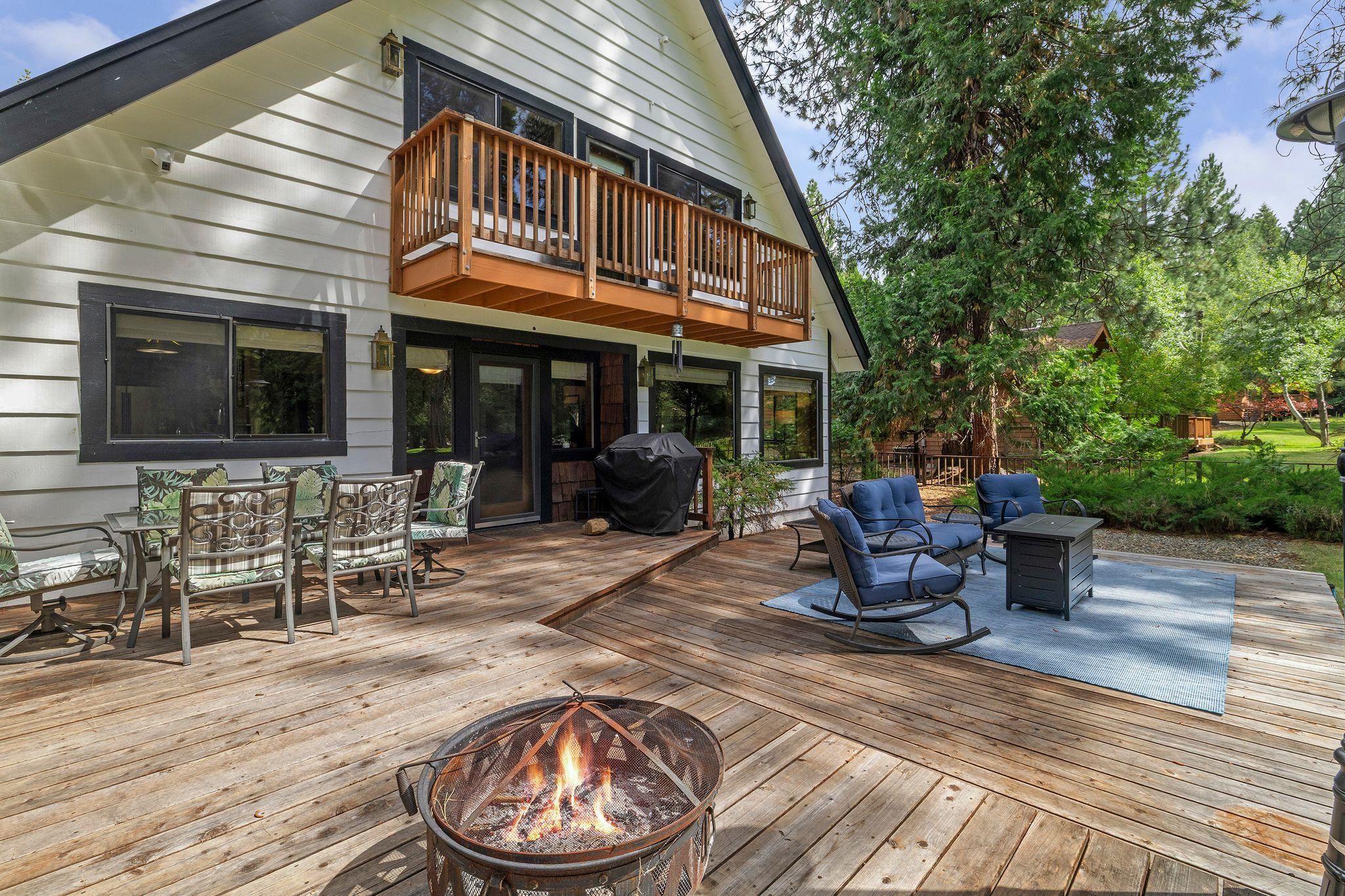 Lake Almanor, California 96137, United States, 3 Bedrooms Bedrooms, ,3 BathroomsBathrooms,Residential,Pending,186902