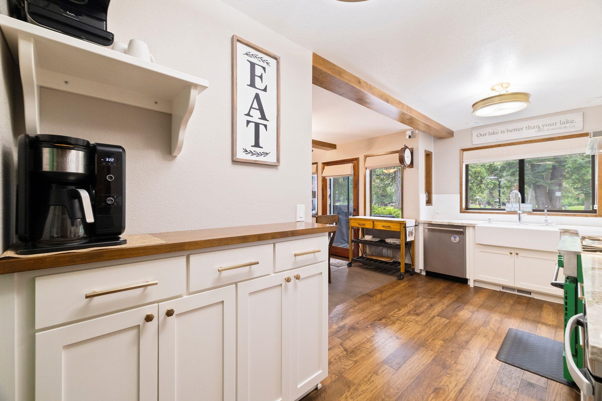 Lake Almanor, California 96137, United States, 3 Bedrooms Bedrooms, ,3 BathroomsBathrooms,Residential,Pending,186902